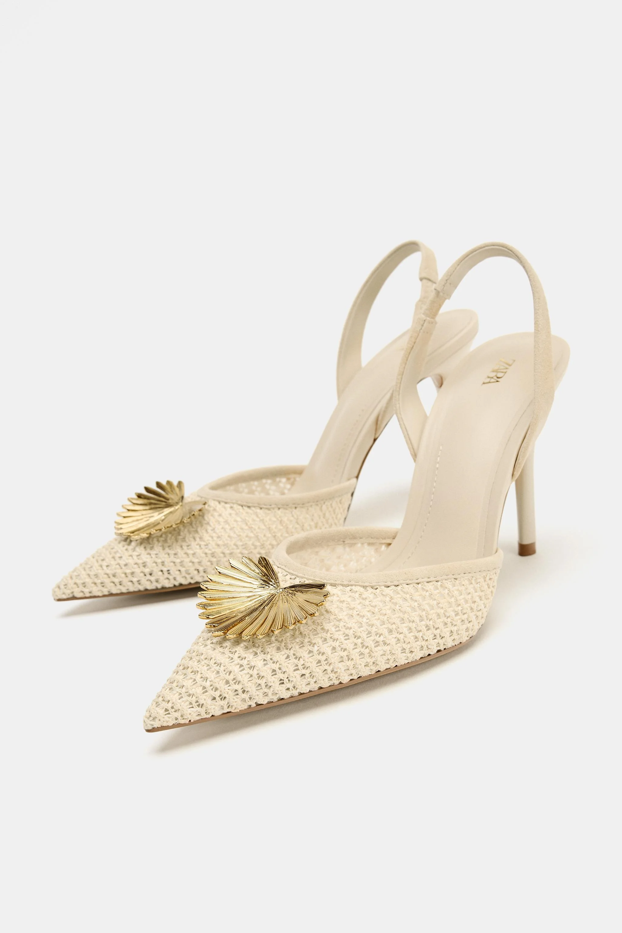 کفش پاشنه بلند بافت دار با تزیین فلزی