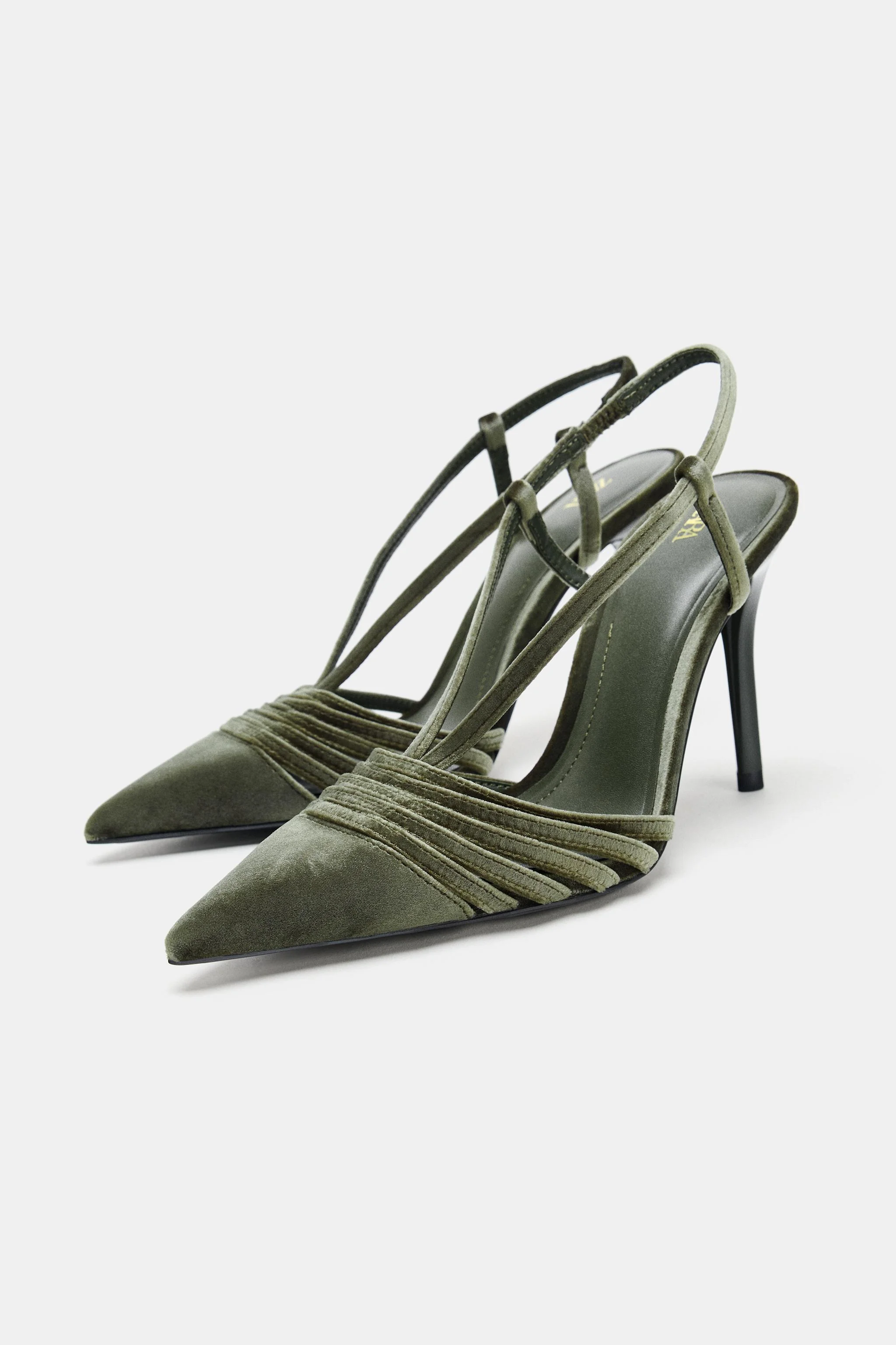 کفش های پاشنه بلند بند دار با جلوه مخملی