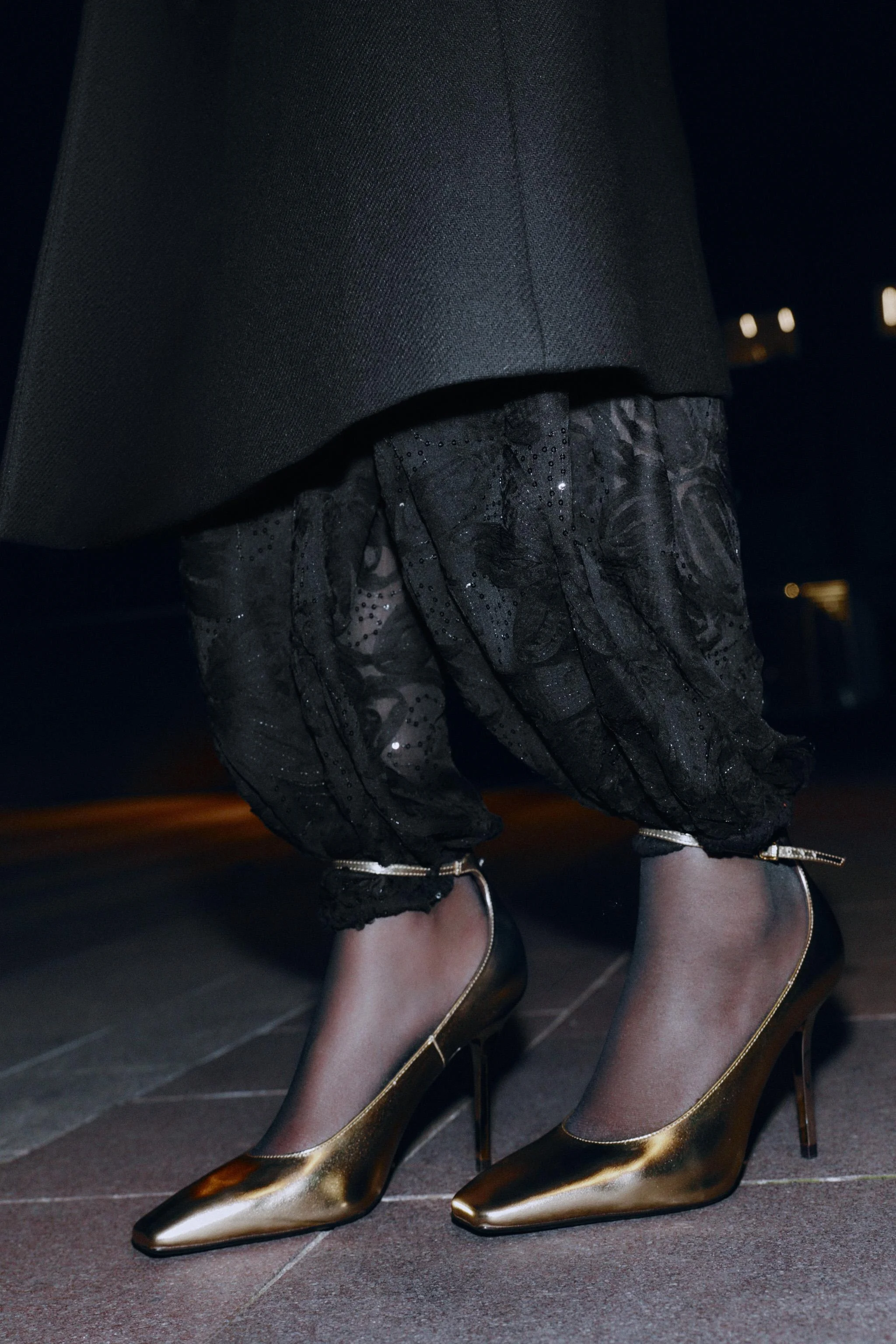 کفش پاشنه بلند با جلوه متالیک