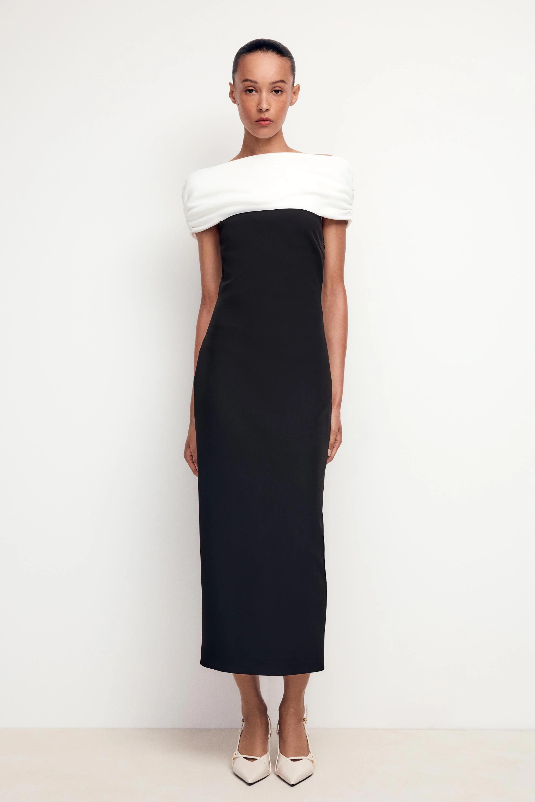 کفش پاشنه بلند بند دار با سگک