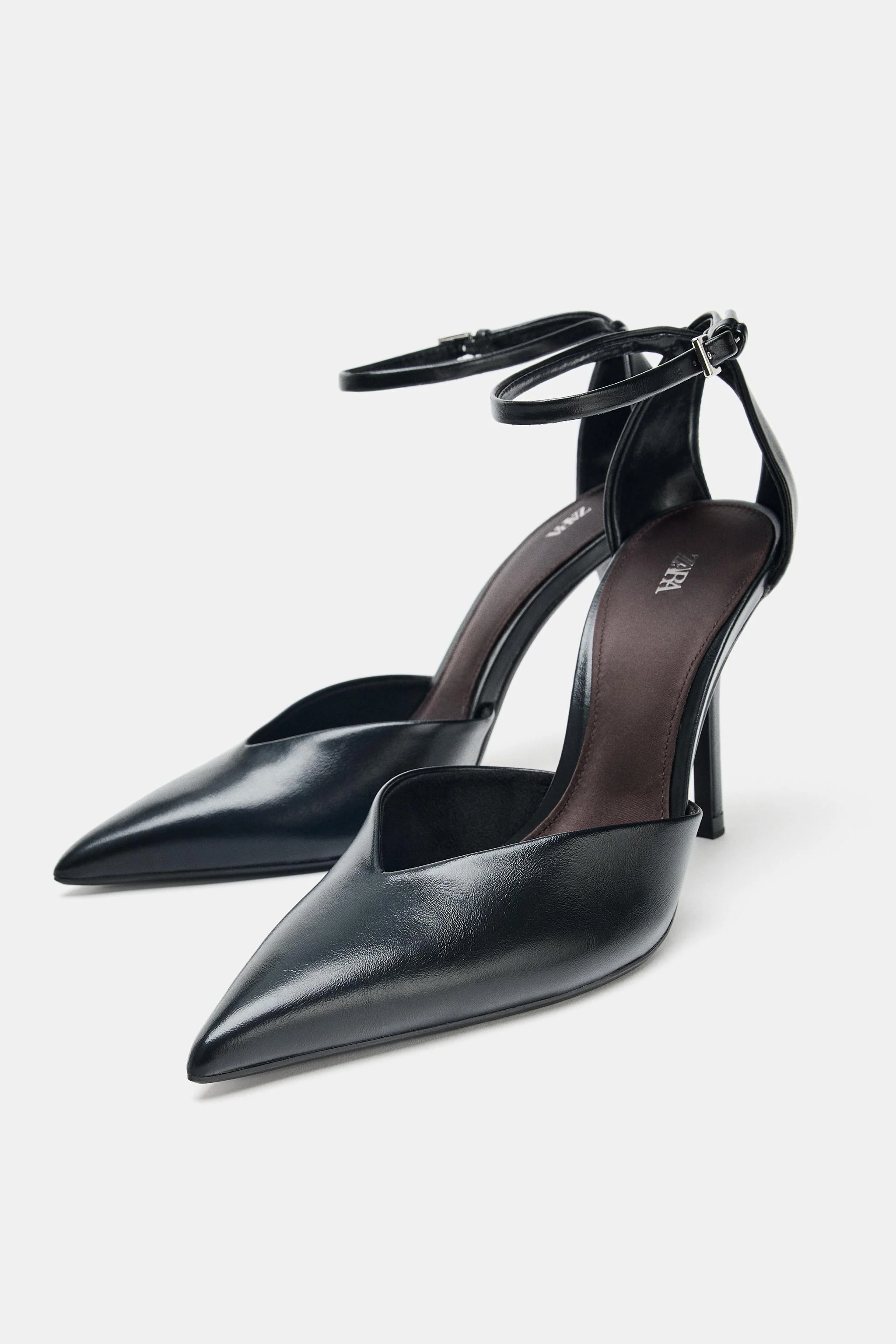 کفش پاشنه بلند بند دار