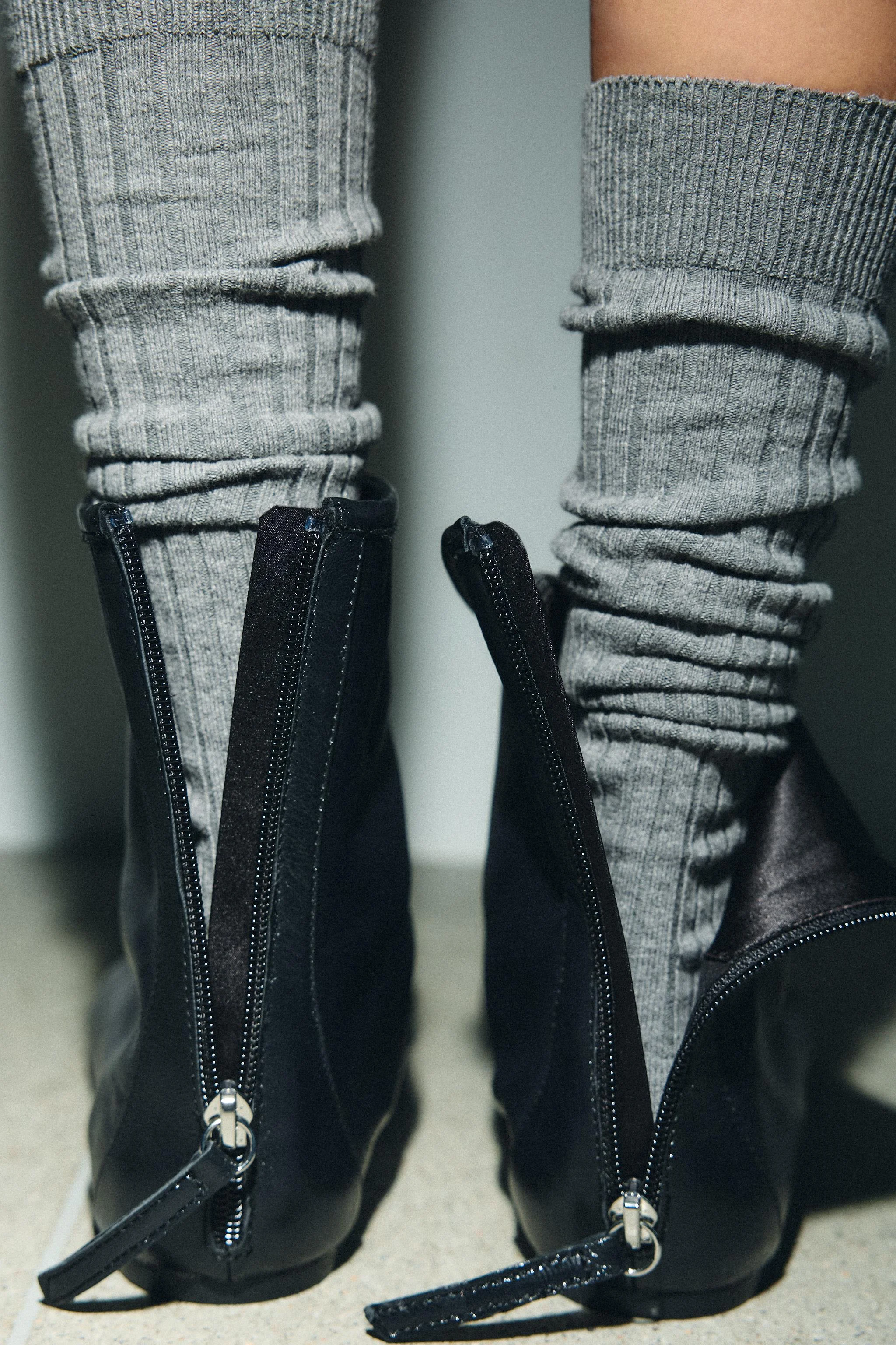 نیم بوت چرم تخت