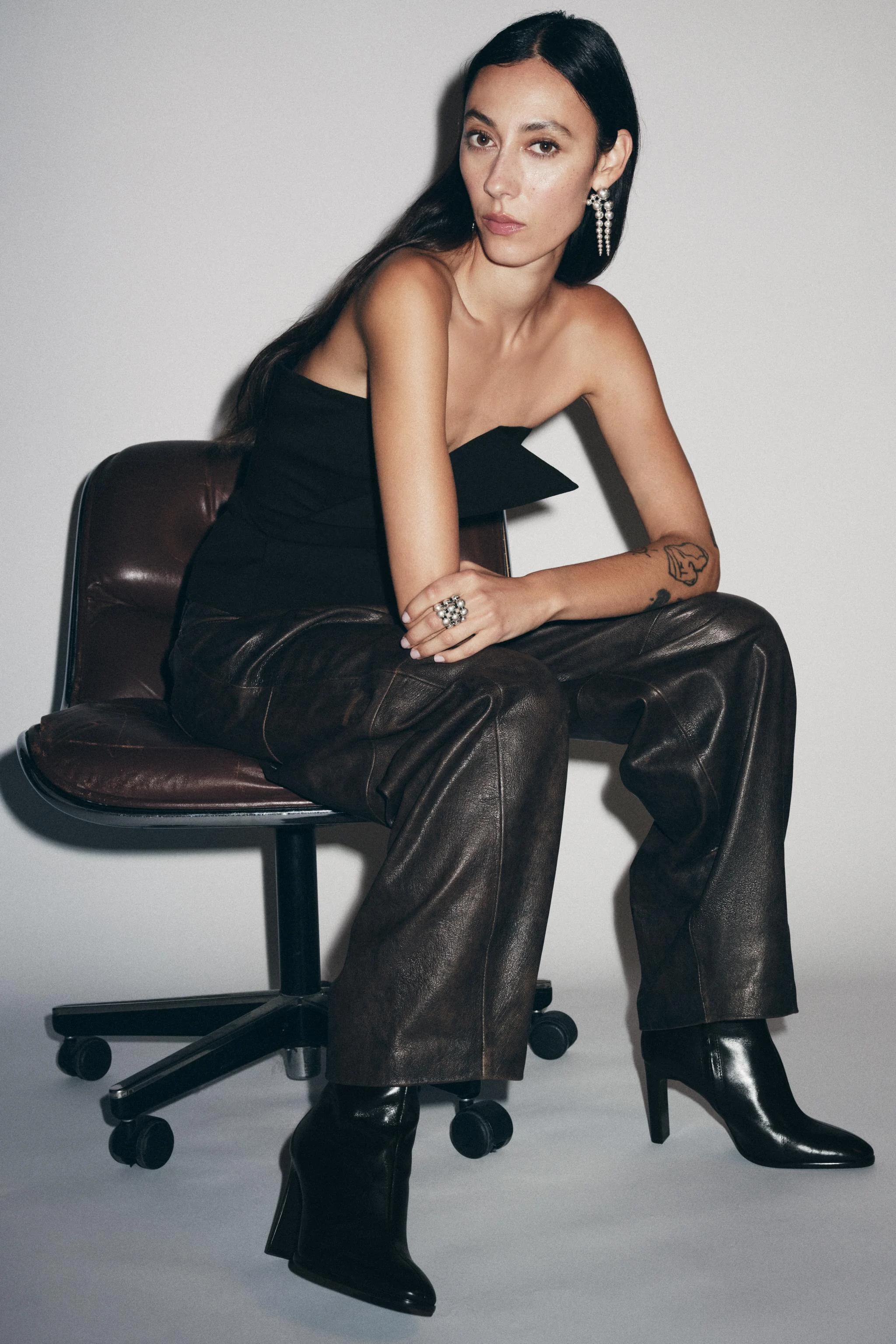 بوت های چرمی پاشنه بلند تا مچ پا