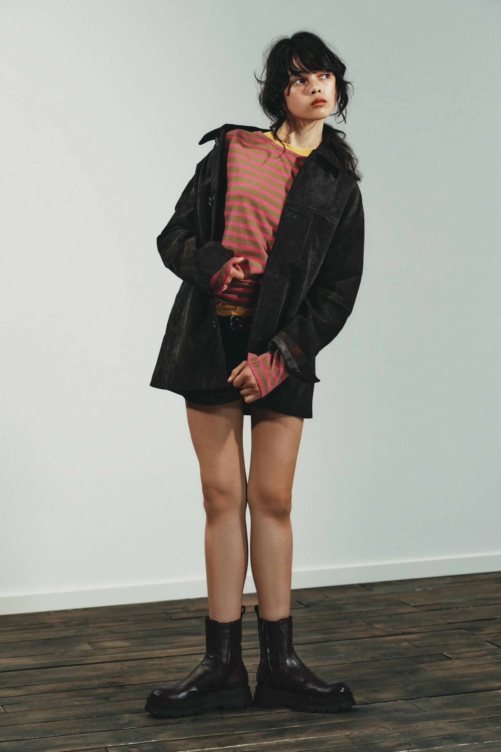 بوت های ساق دار لژدار با ظاهر کهنه