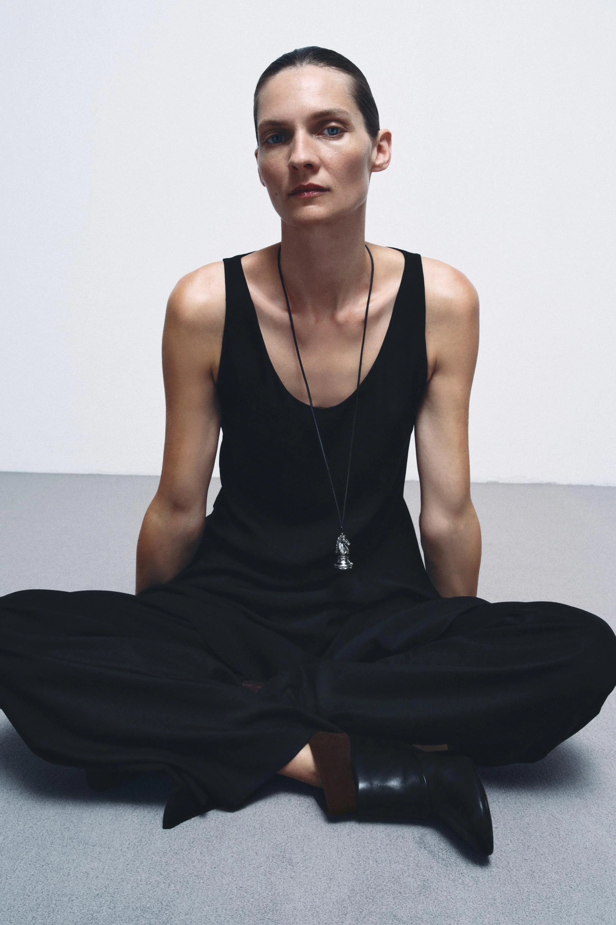 نیم بوت چرمی پاشنه بلند ساق کوتاه نسخه محدود