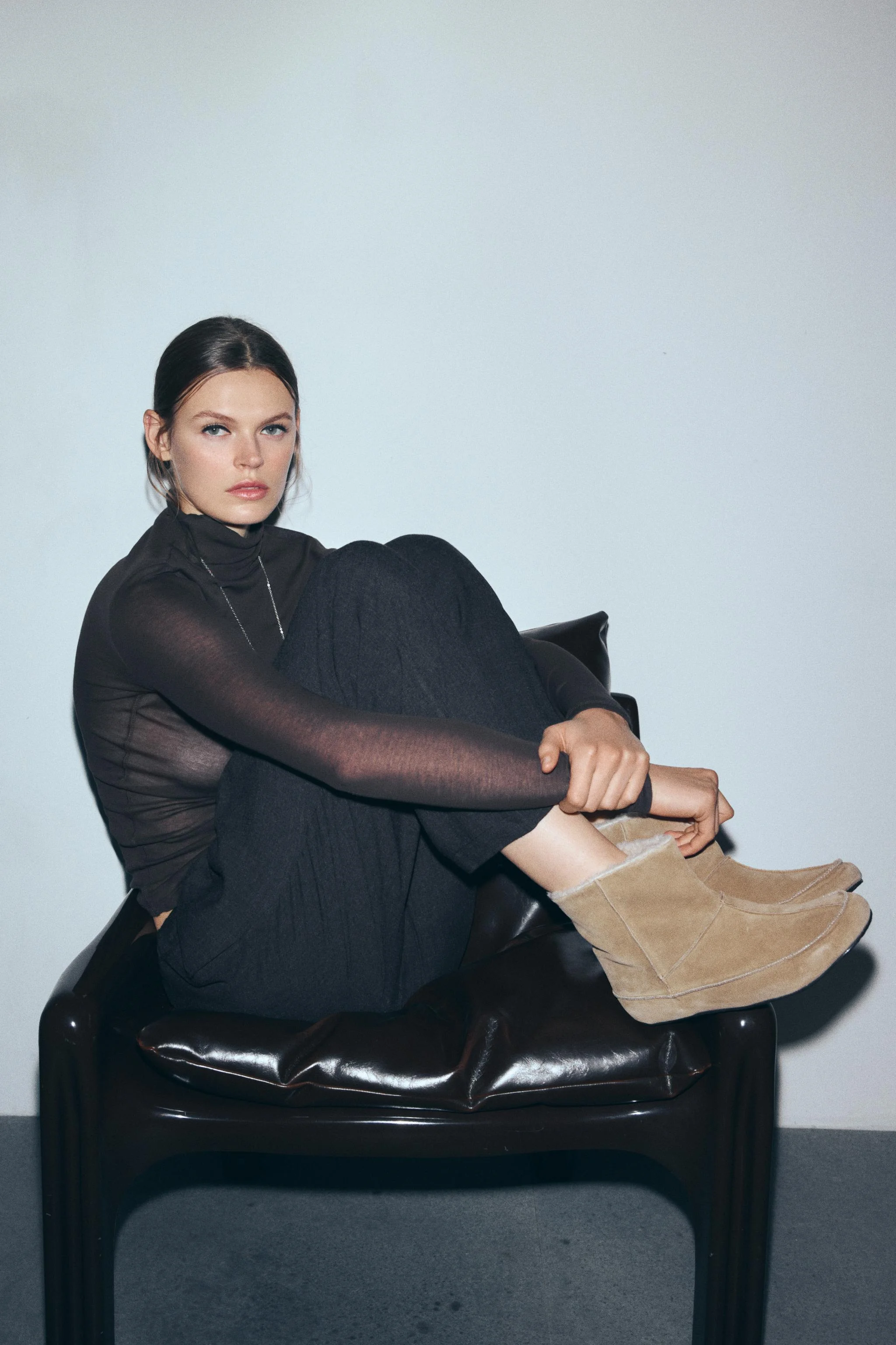 نیم بوت چرم نرم ساق دار