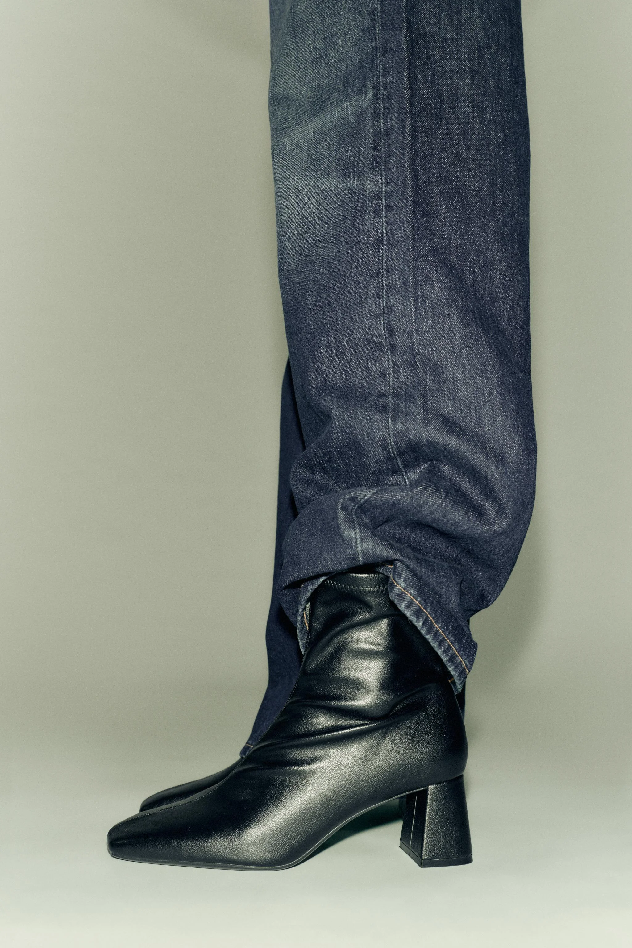 نیم بوت پاشنه دار