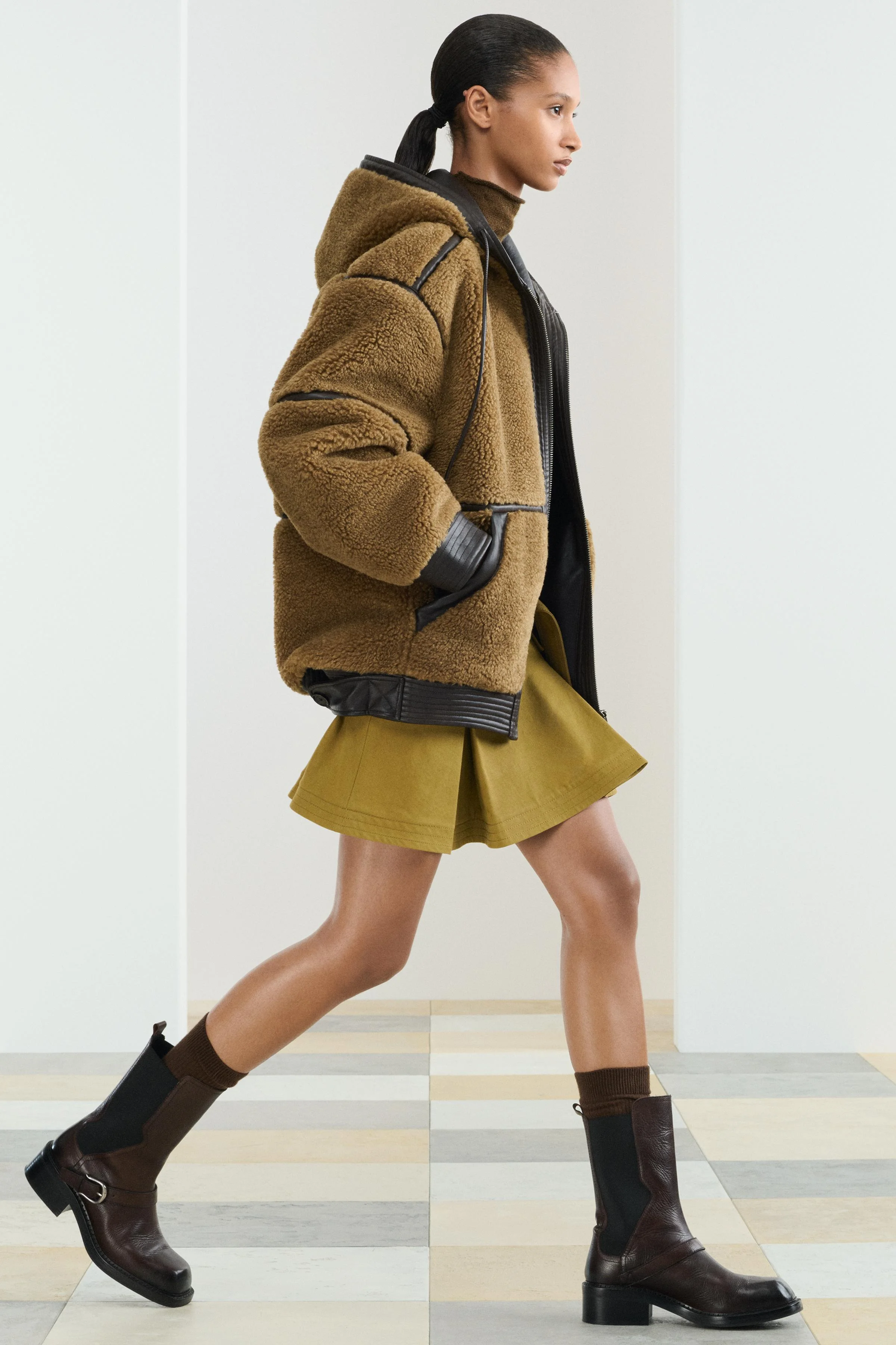 تزئینات گردنبند بند چرمی