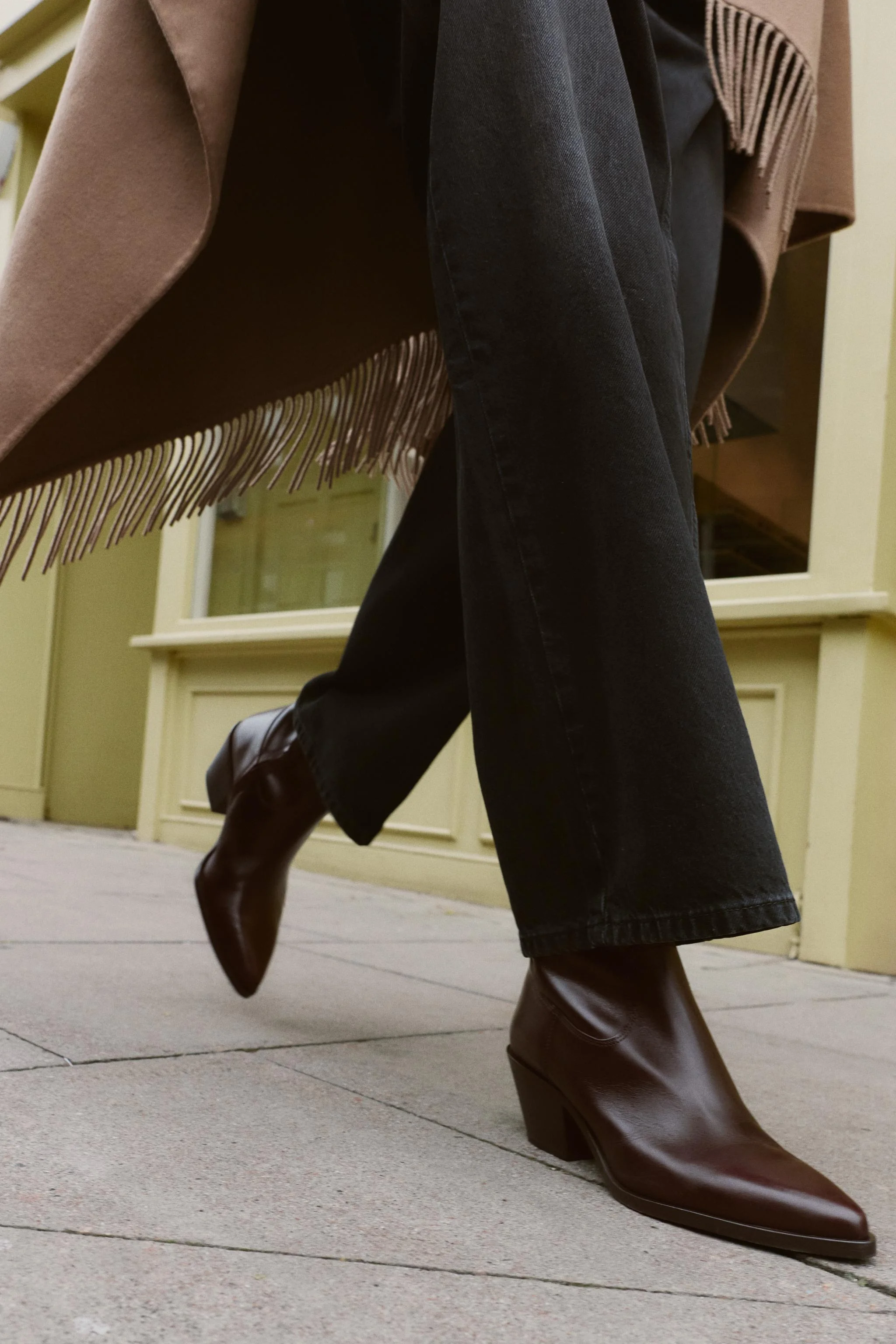 نیم بوت چرمی کابویی