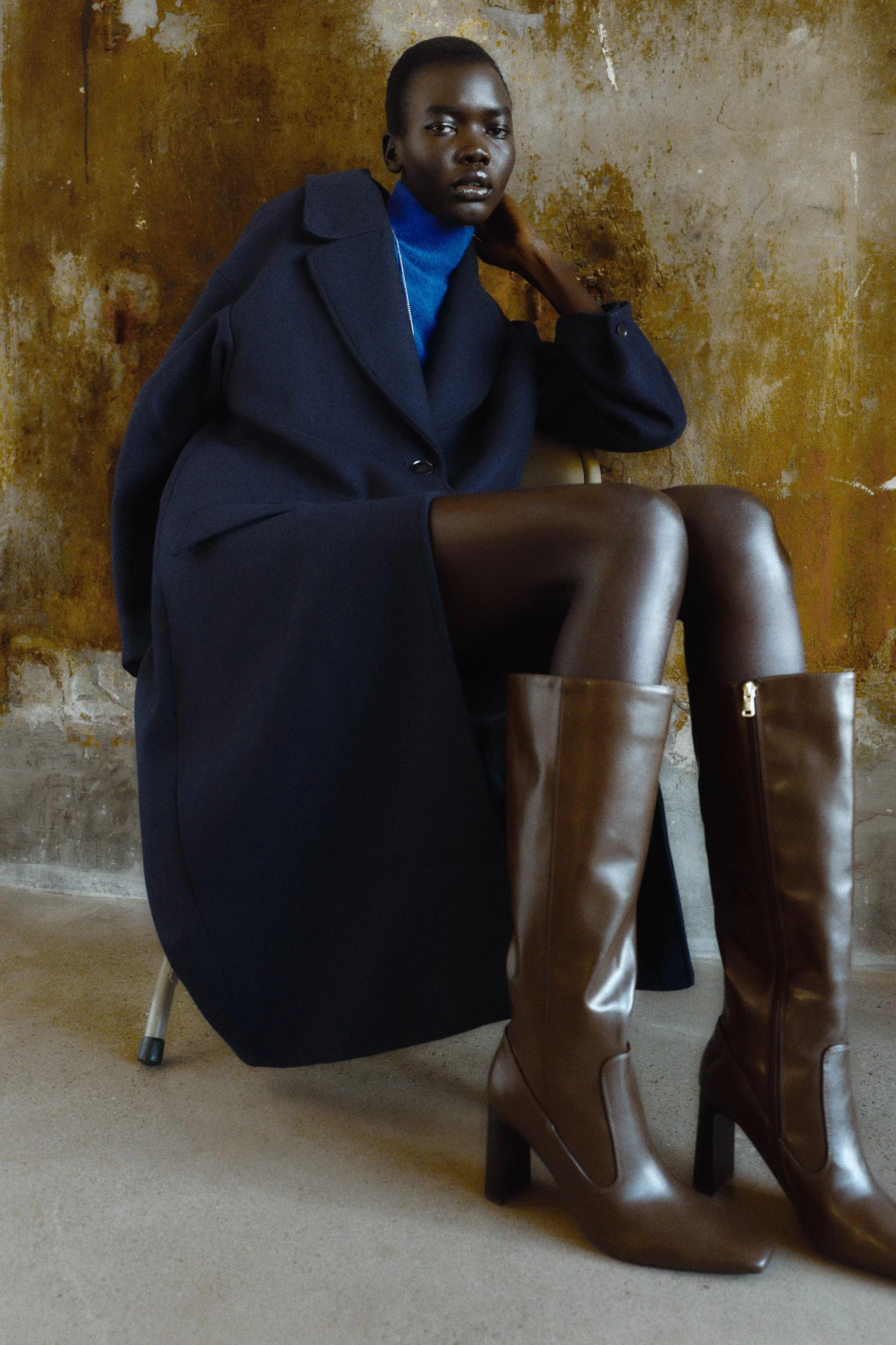 چکمه های ساق بلند با دوخت تزیینی