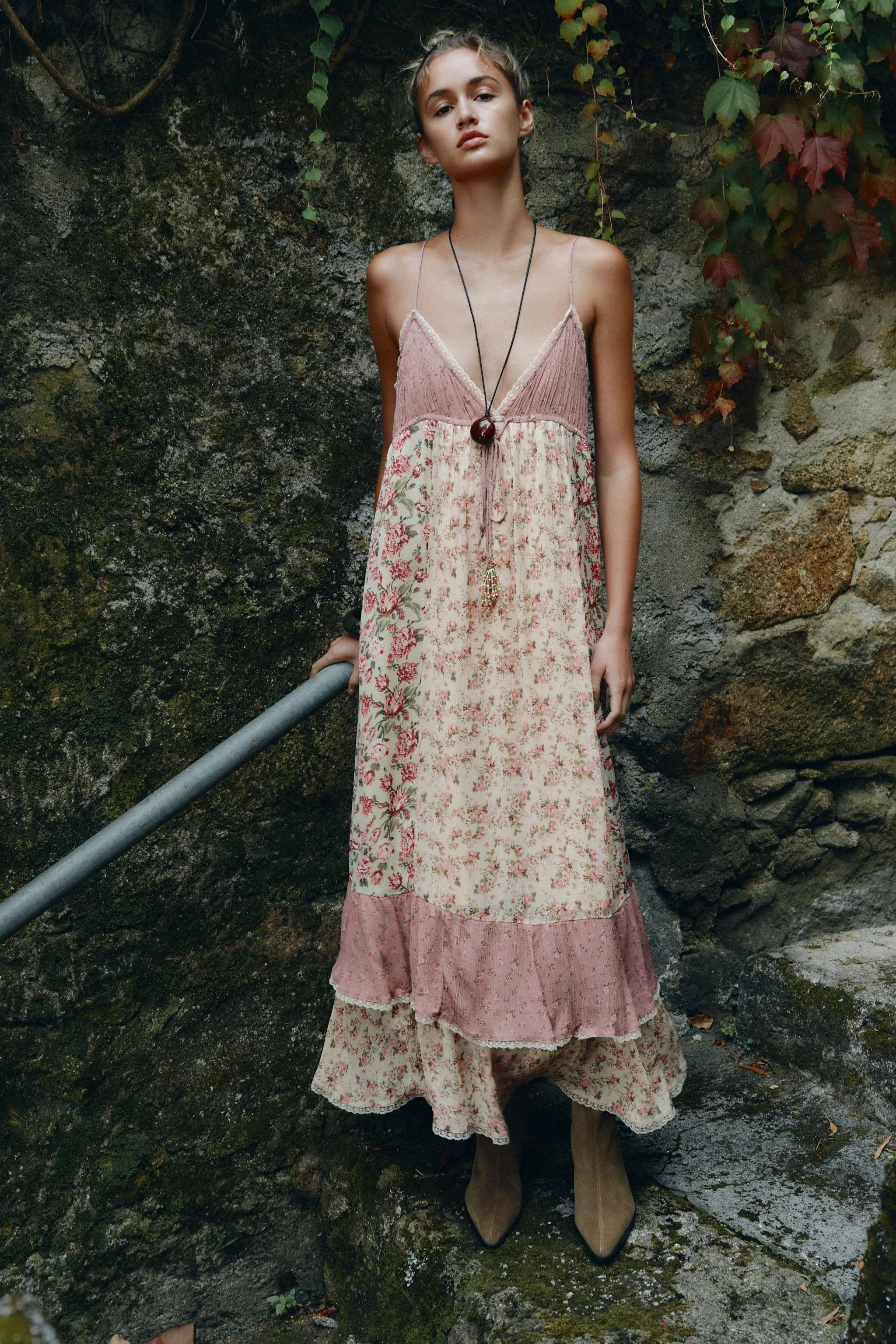 بوت پاشنه بچه گربه ای از جنس سوئیت