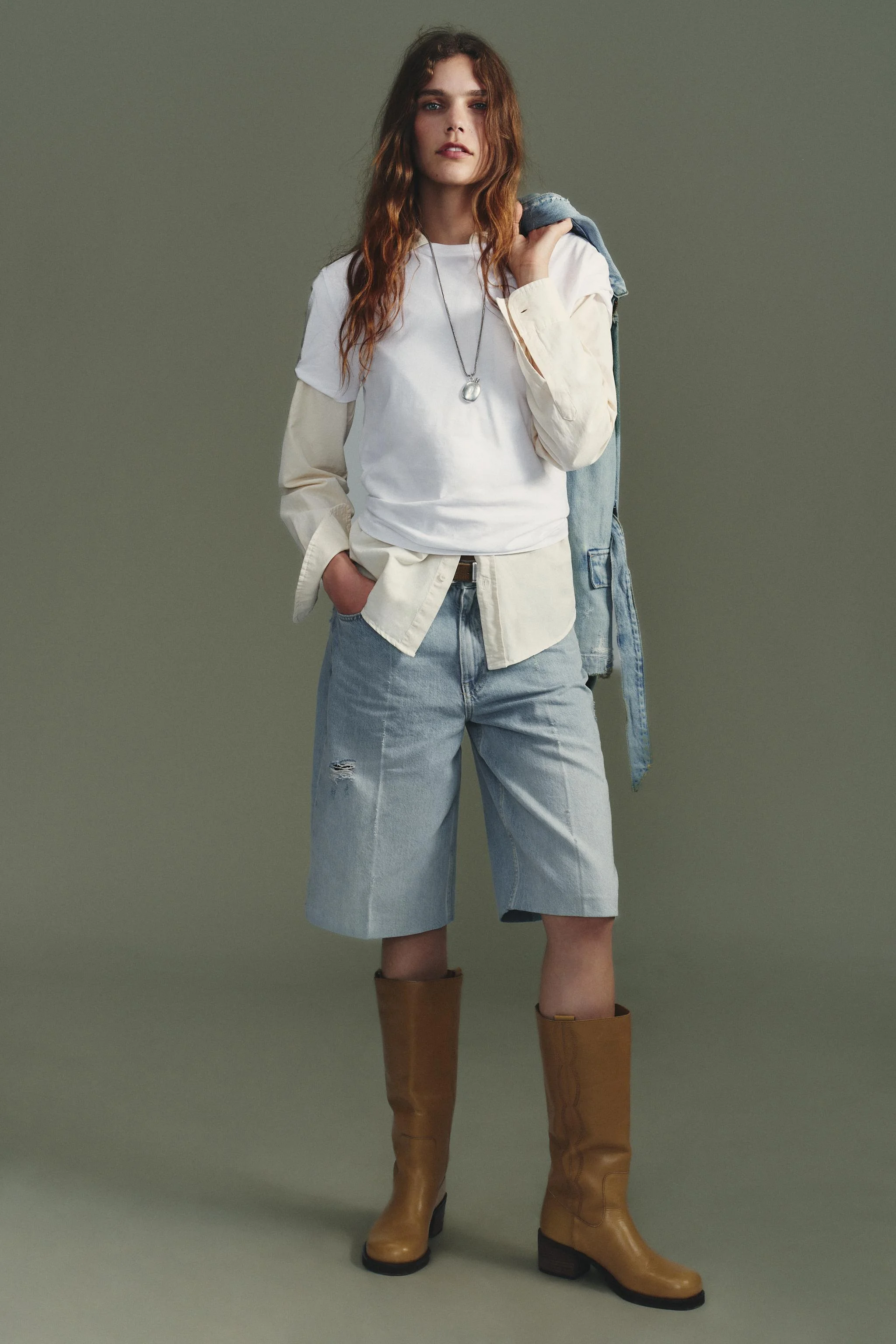 چکمه های چرمی با دوخت تزئینی