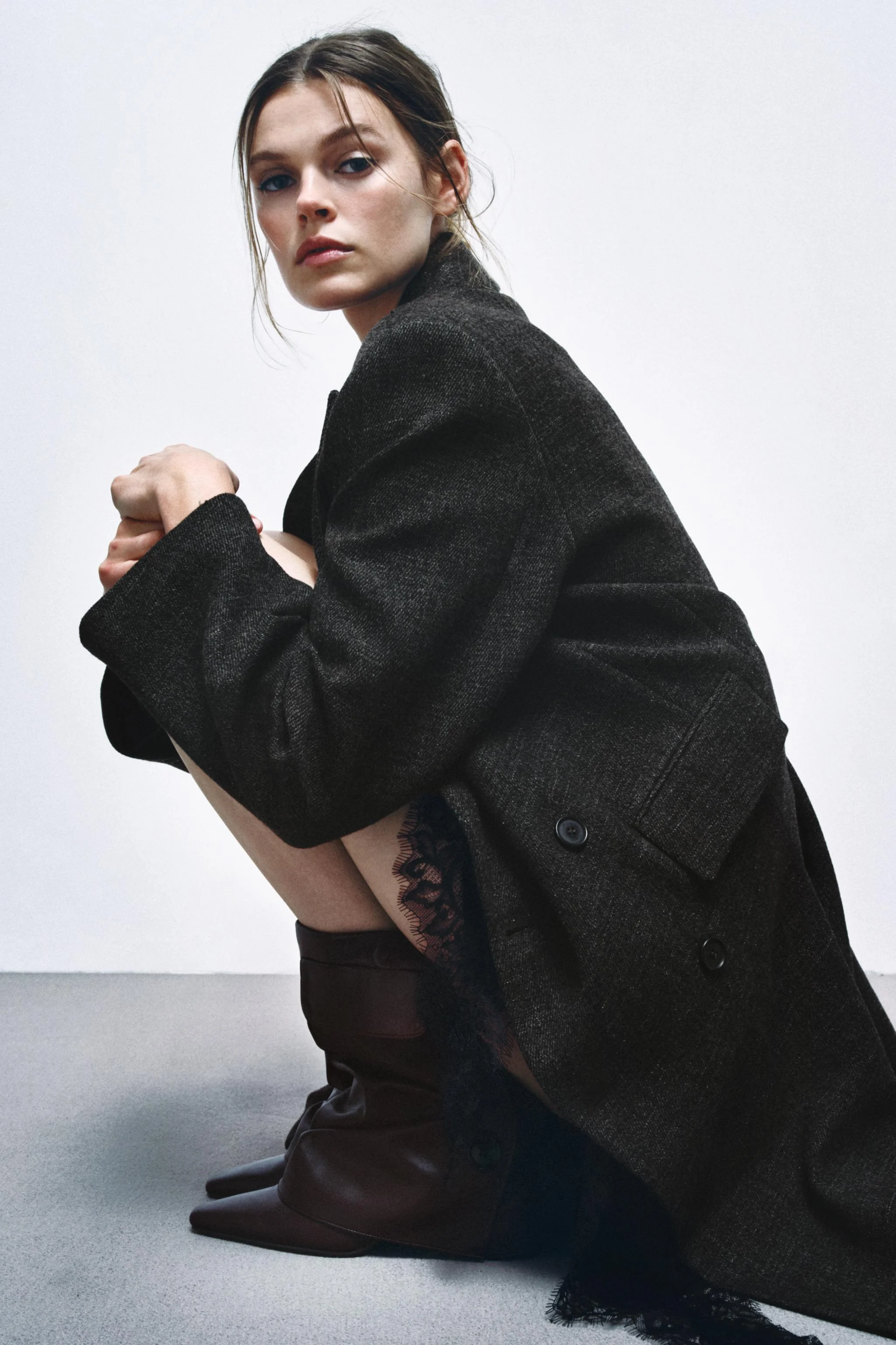 بوت های چرمی ساق دار دکمه دار