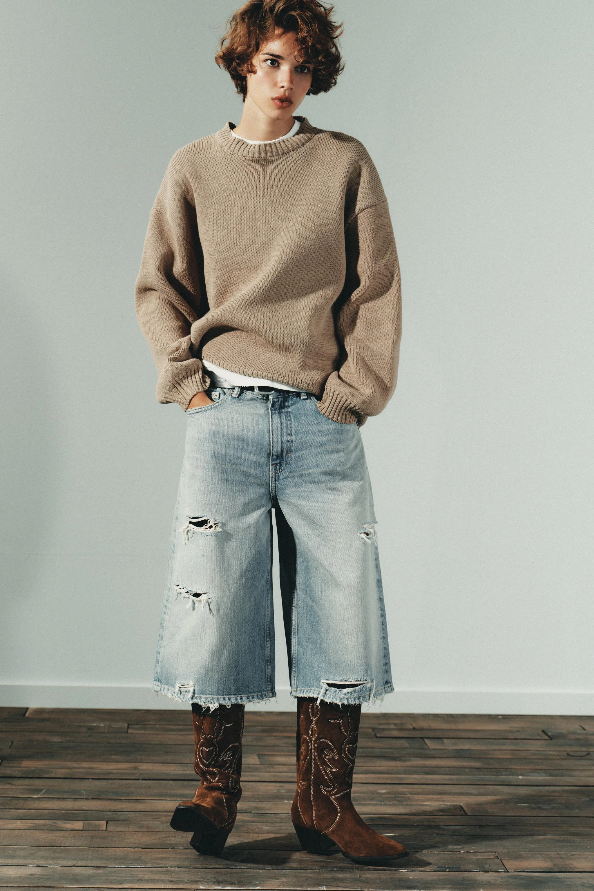 بوت های چرمی گلدوزی شده