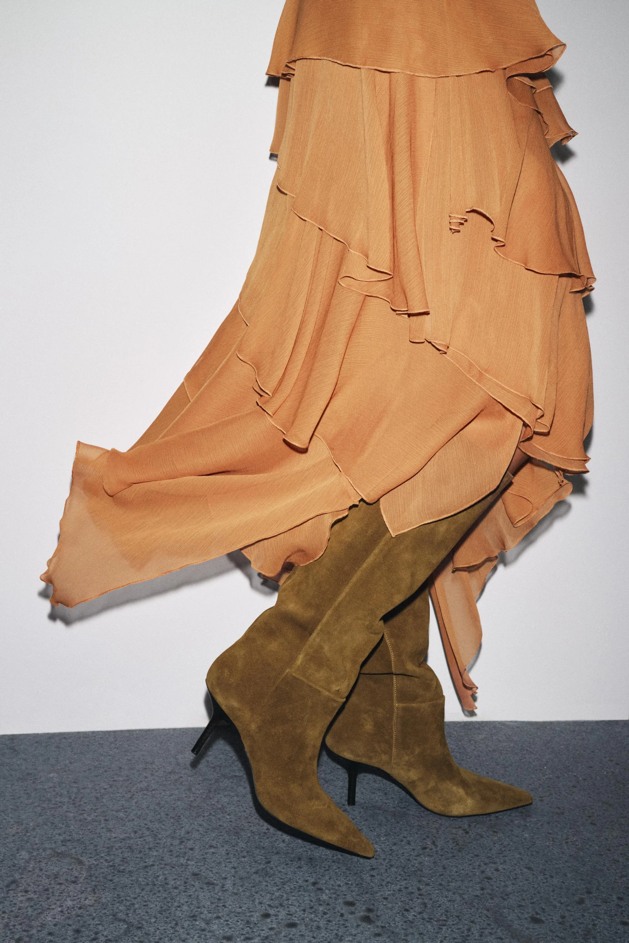 بوت های پاشنه بلند از جنس جیر