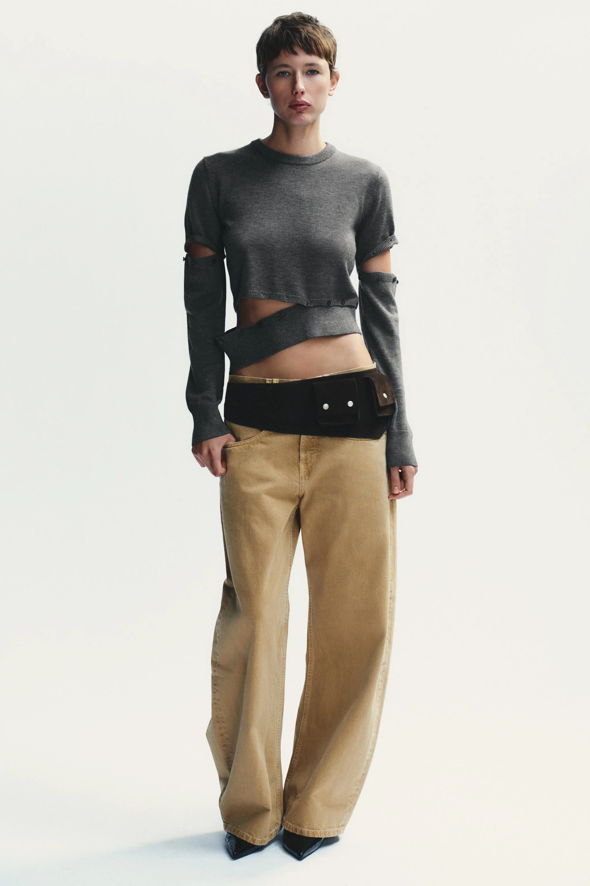 پلیور بافتنی با تزئینات دکمه ای جداشدنی