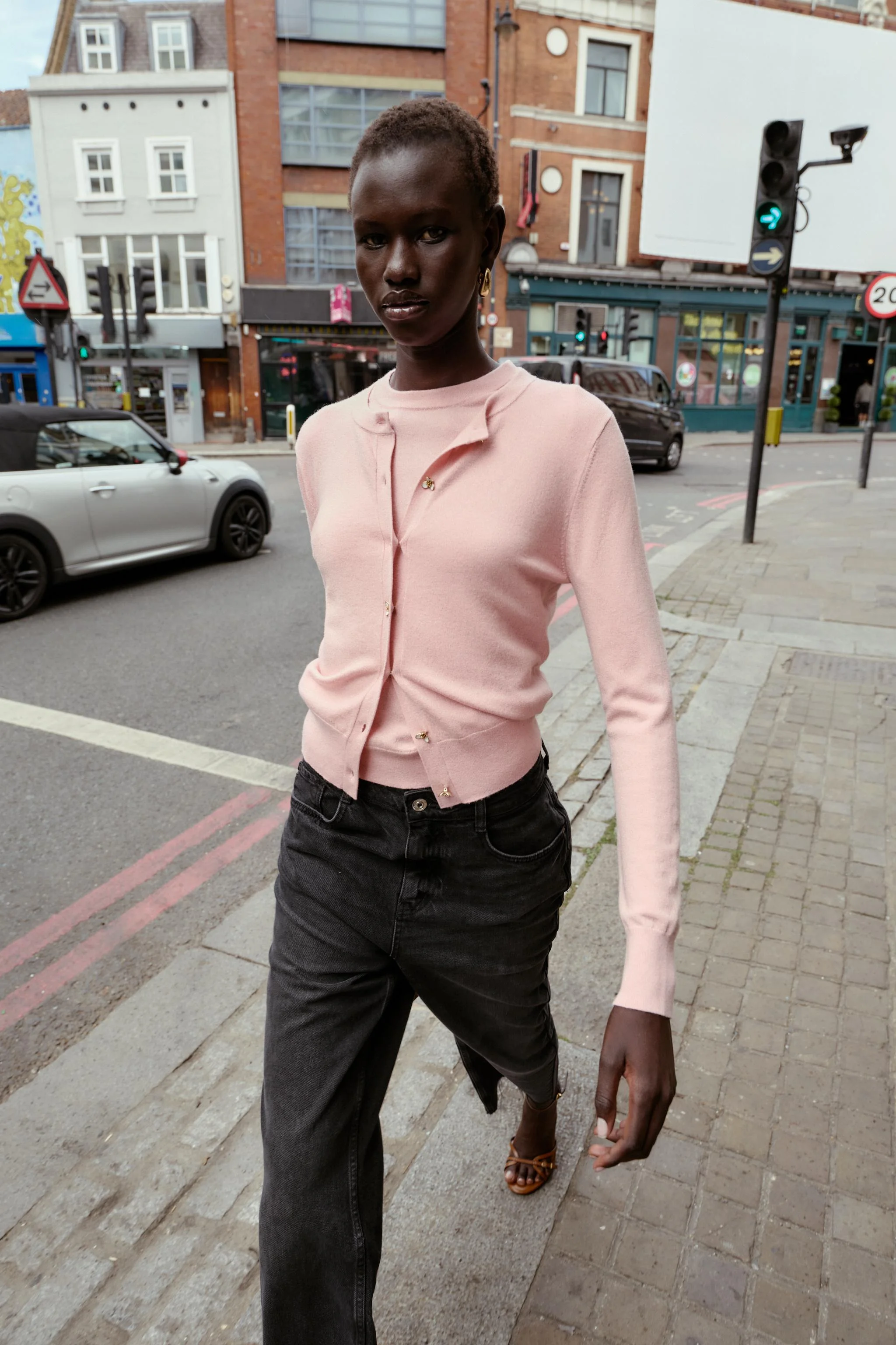 ژاکت با دکمه های گلدار