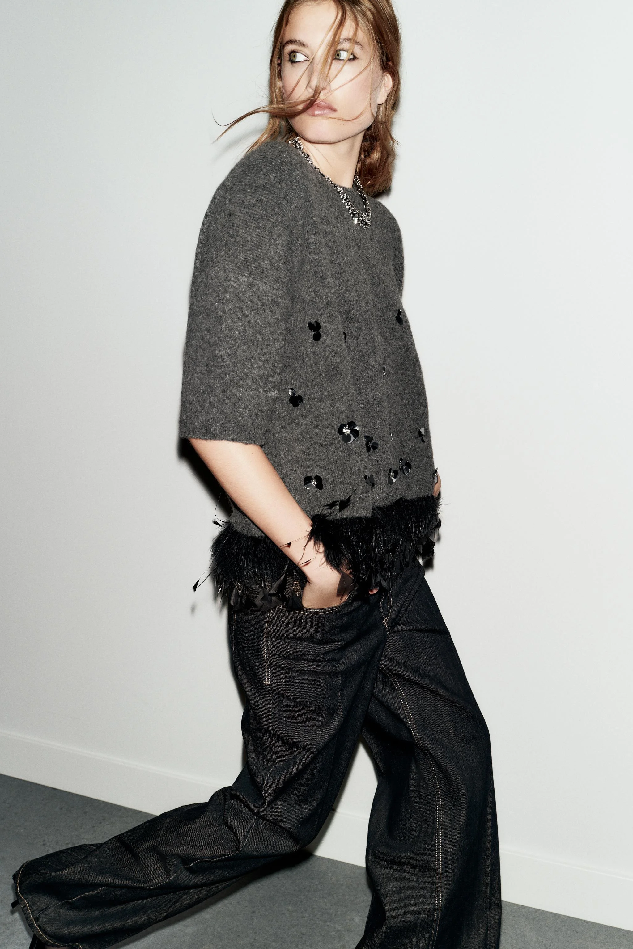 پلیور پشمی با پولک و پر