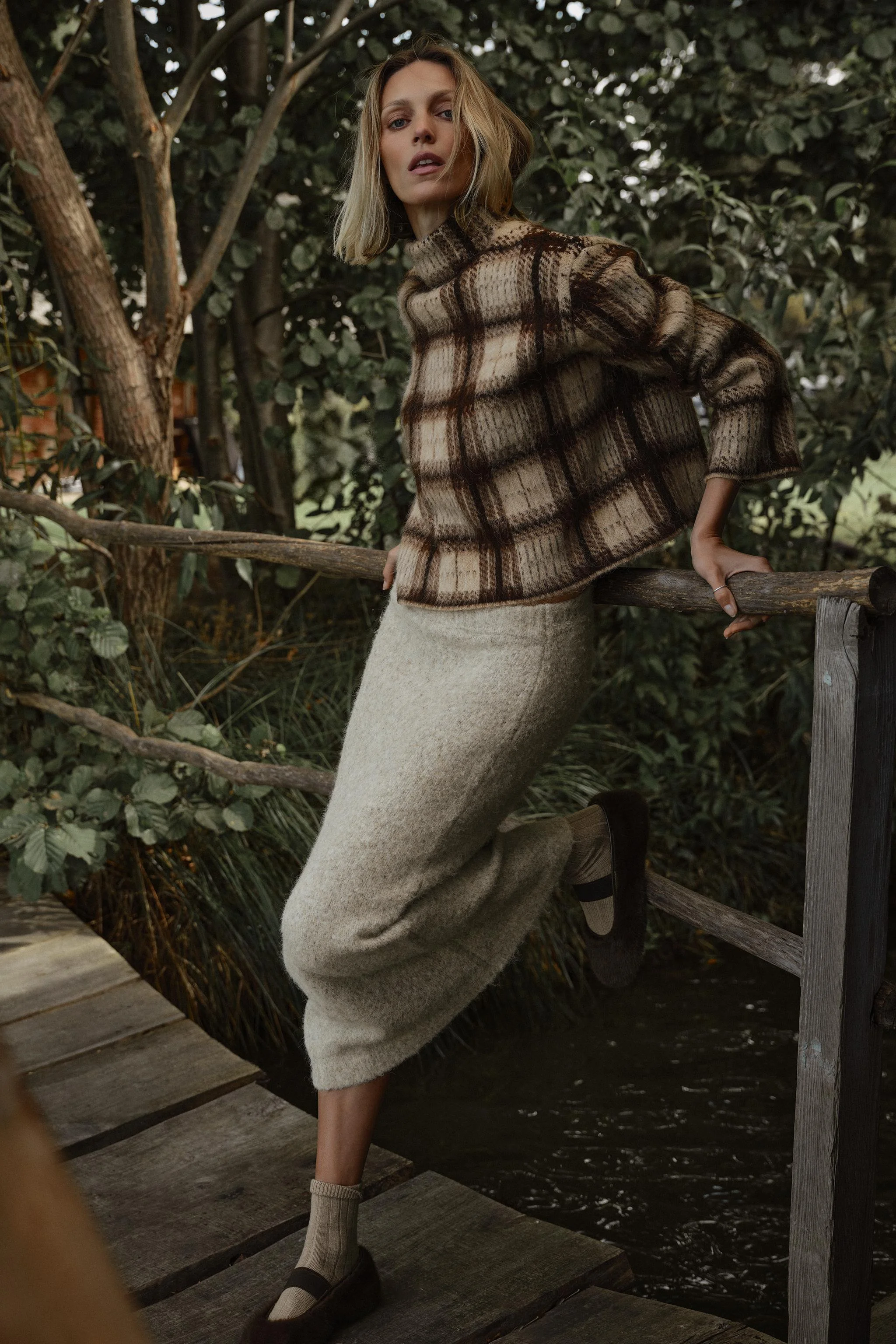 پلیور بافتنی طرح دار با جزئیات برس خورده