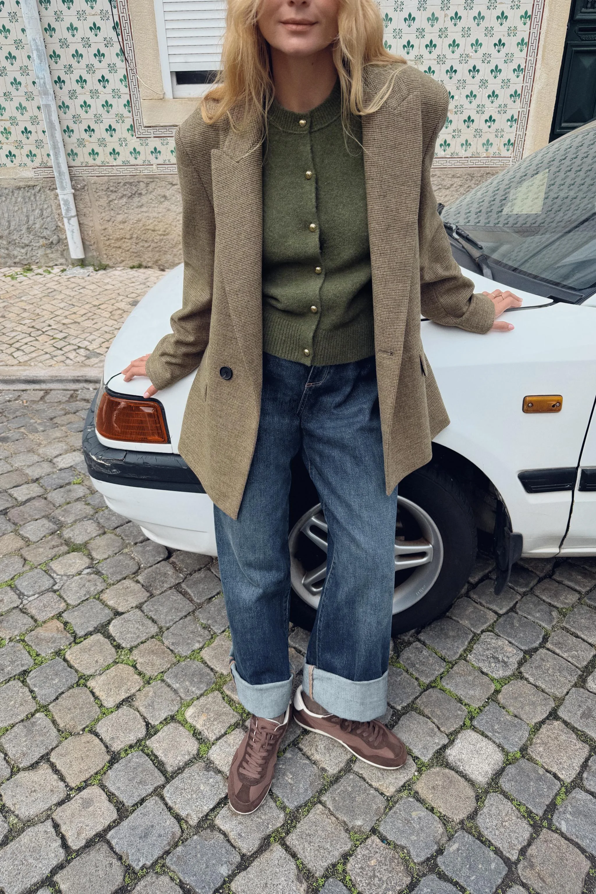 کاردیگان با دکمه های توپی شکل