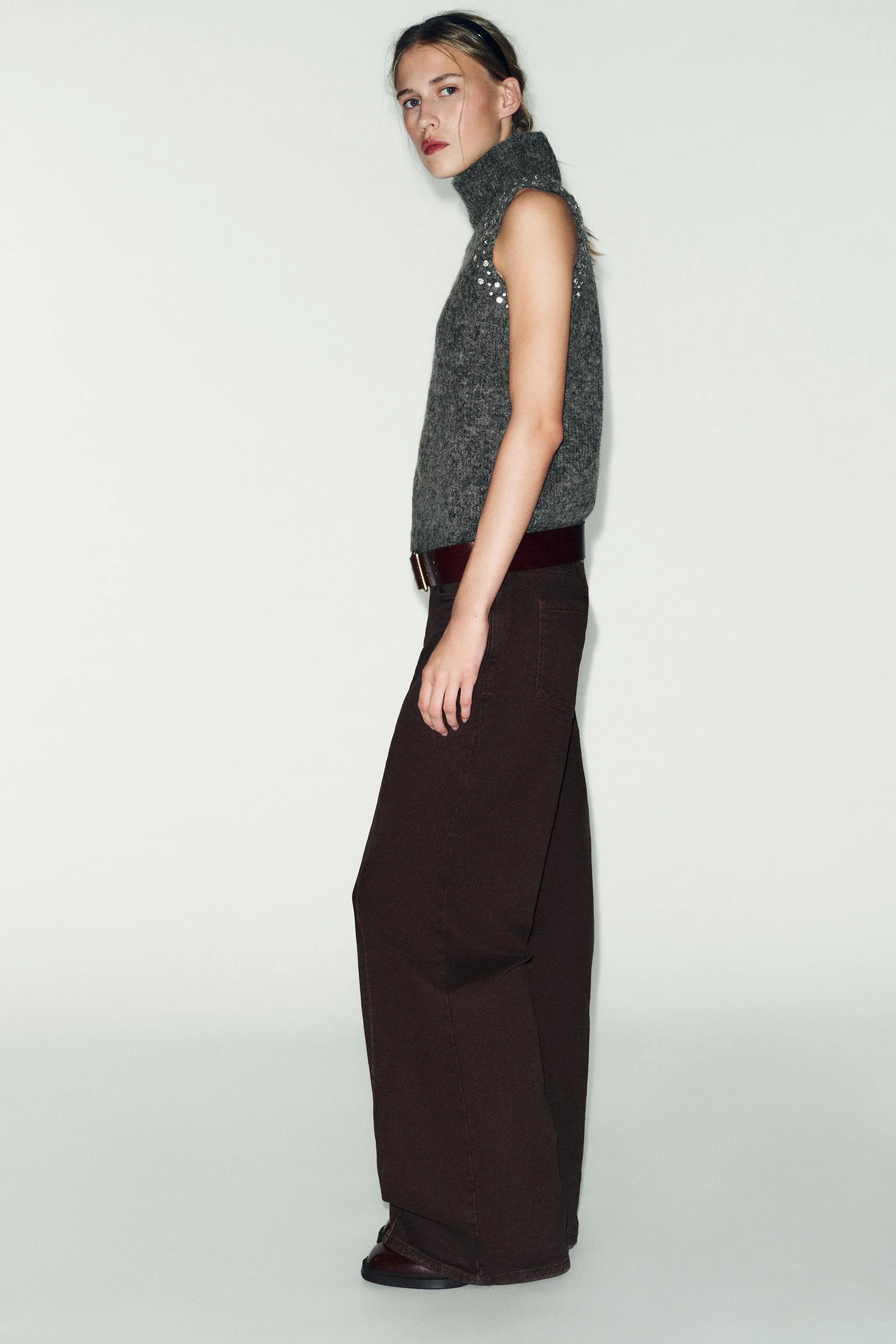 تاپ بافت پشمی با تزیین مهره های تزئینی