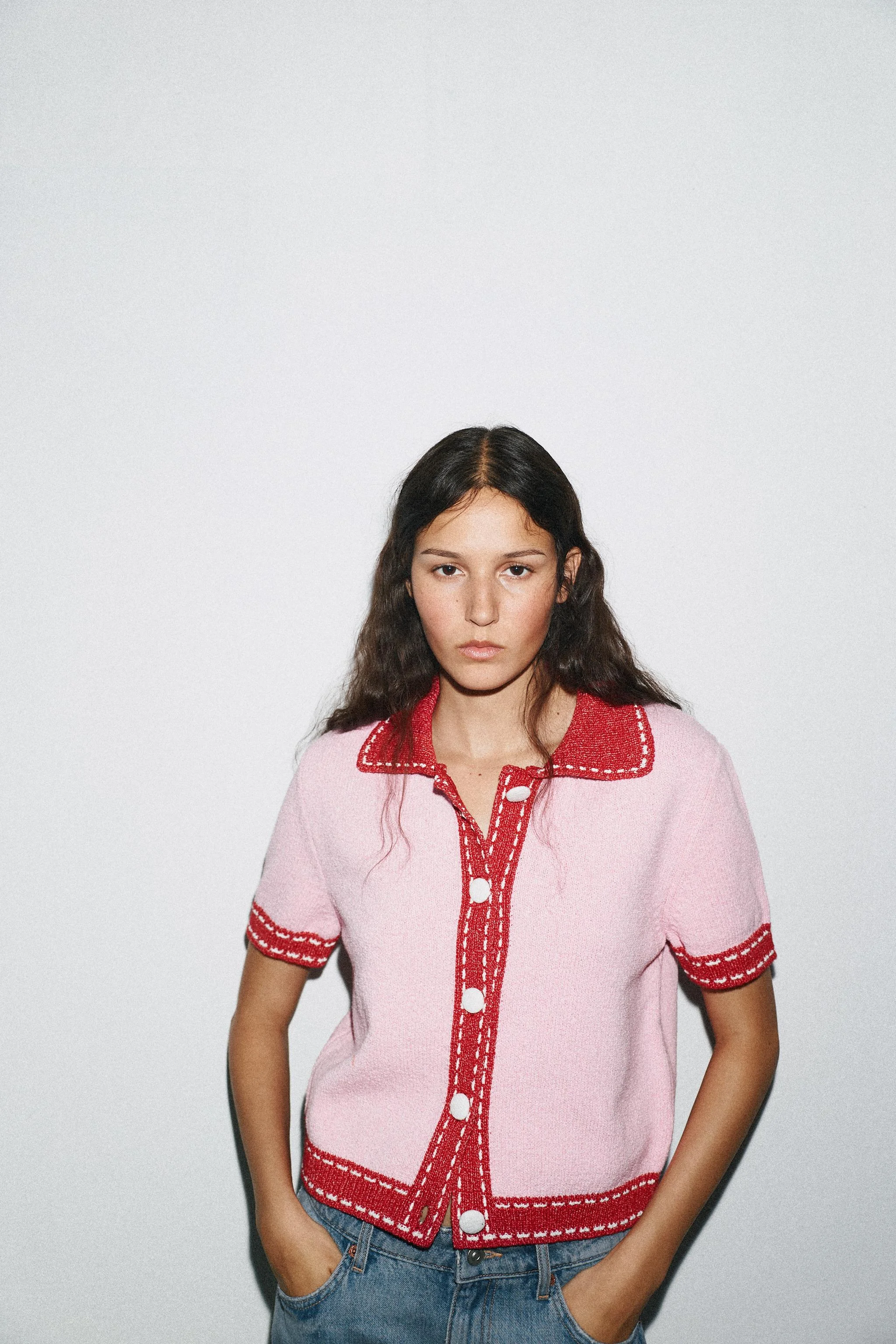 ژاکت بافتنی دوخته شده با آستین کوتاه ژاکت بافتنی دوخته شده با آستین کوتاه