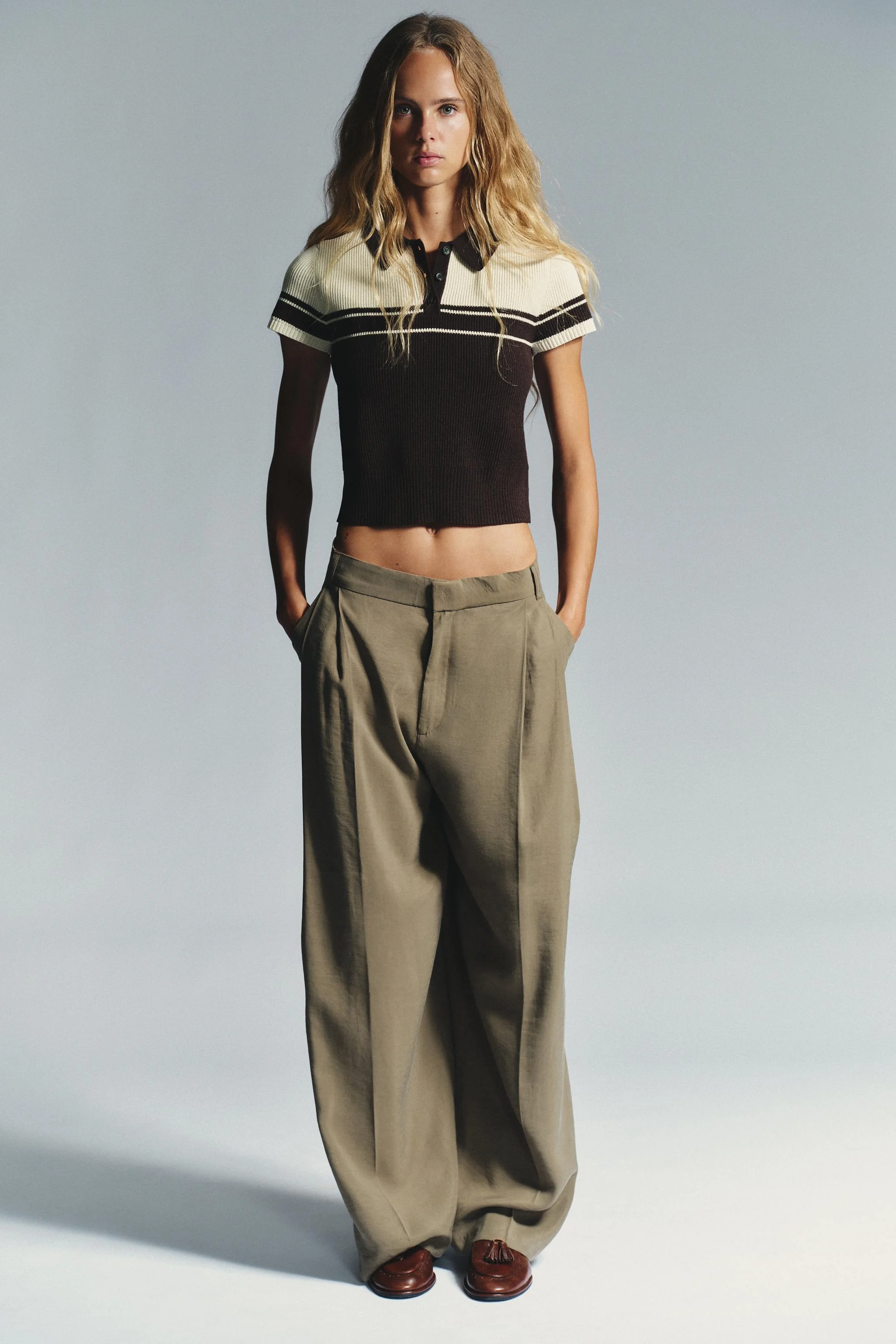 پولوشرت آستین کوتاه بافتنی کبریتی پولوشرت آستین کوتاه بافتنی کبریتی