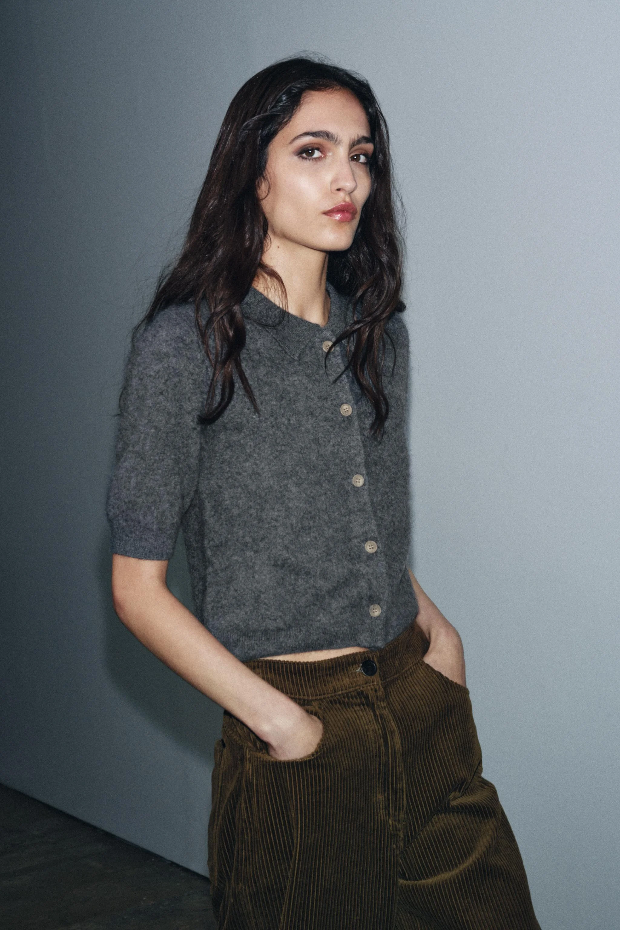 ژاکت پشمی یقه پولو آستین کوتاه ژاکت پشمی یقه پولو آستین کوتاه