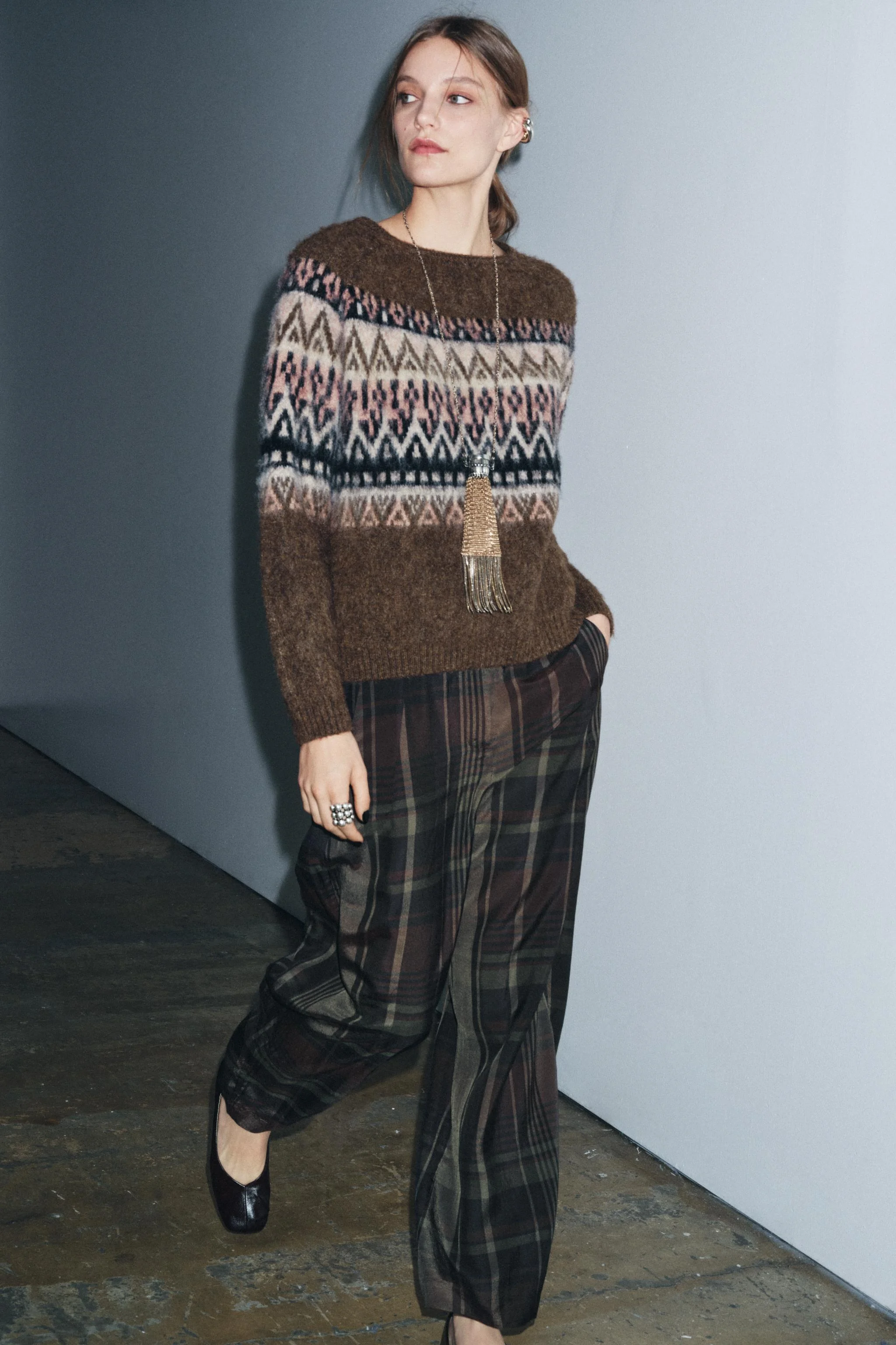 پلیور بافتنی طرح ژاکارد و بافت برس خورده