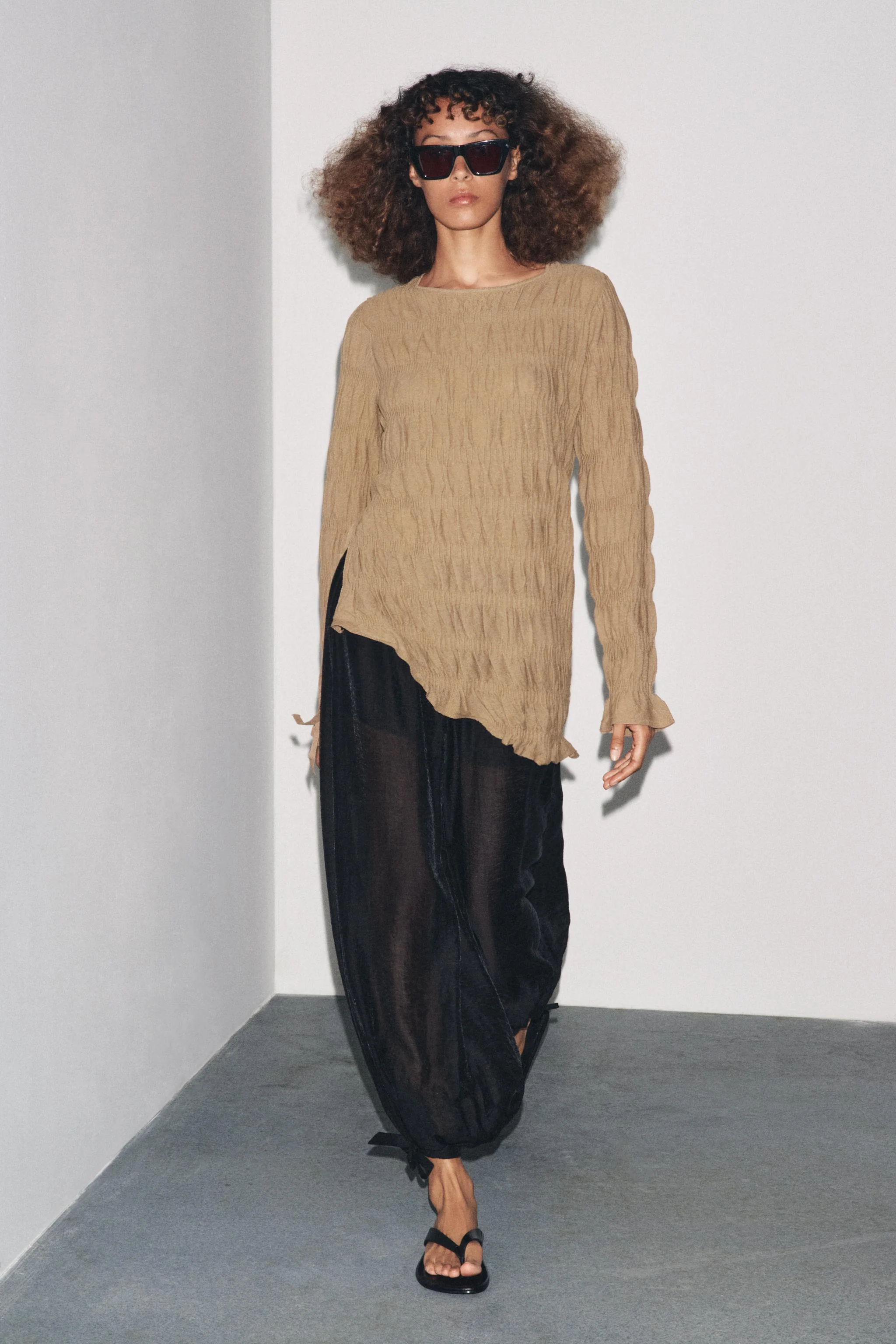 تاپ بافتنی جمع شده