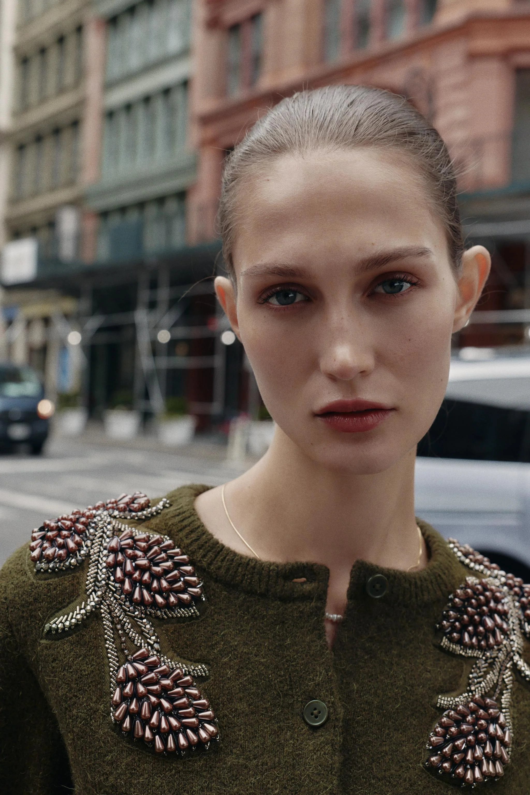 ژاکت بافتنی با تزیین مهره ژاکت بافتنی با تزیین مهره