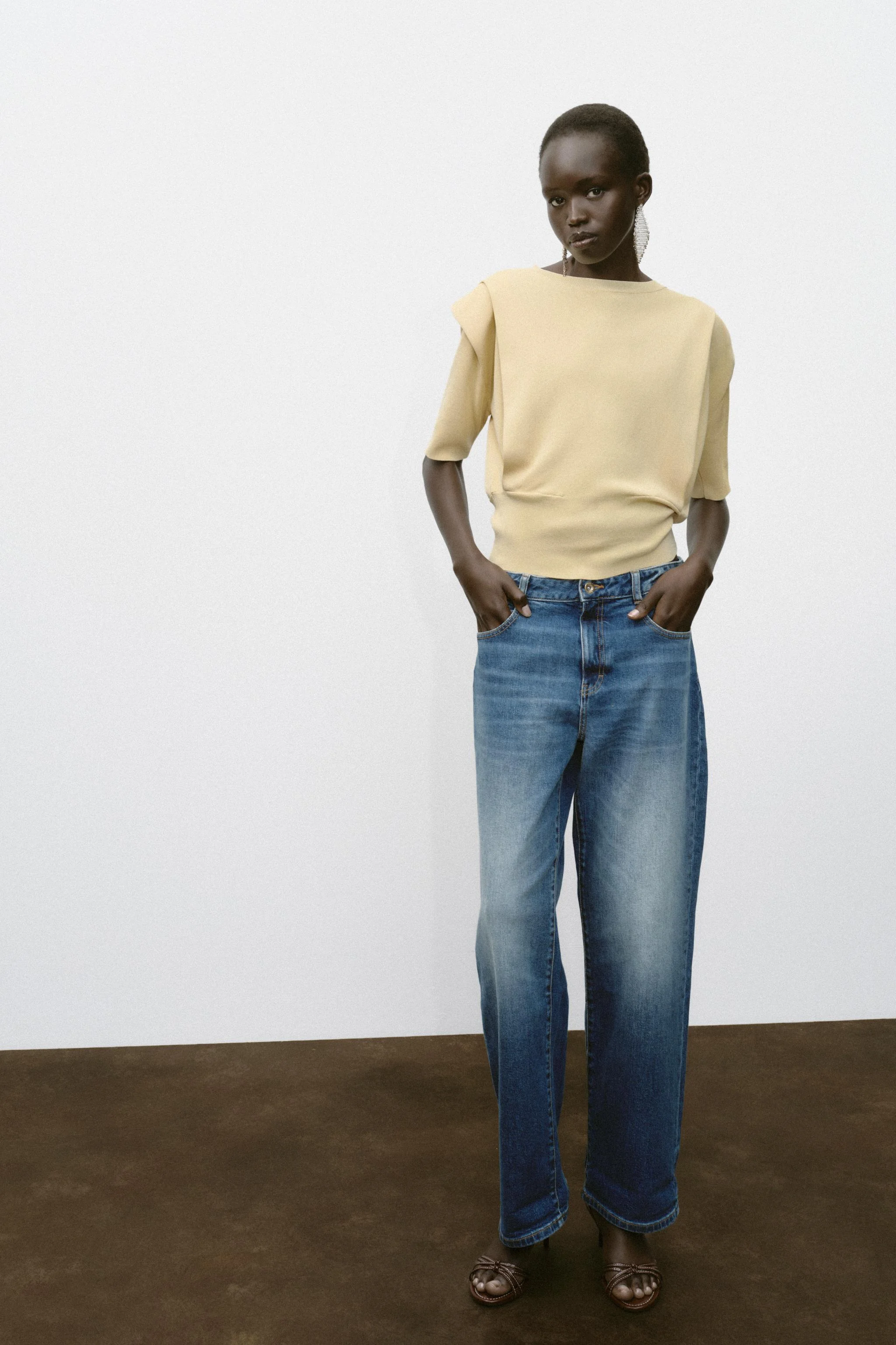 تاپ بافتنی با پدهای شانه تاپ بافتنی با پدهای شانه