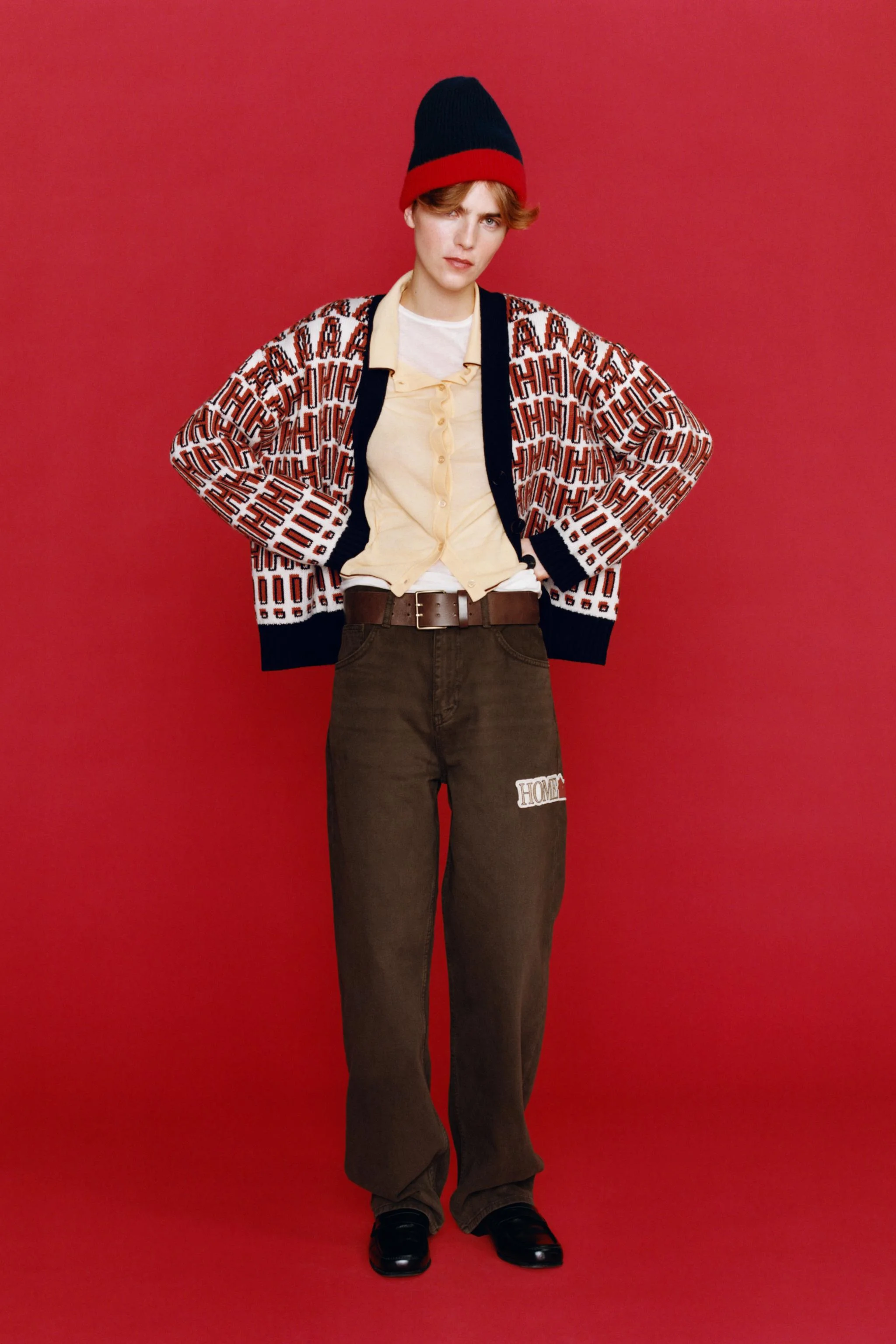 ژاکت بافتنی اورسایز "تنها در خانه" ژاکت بافتنی اورسایز "تنها در خانه"