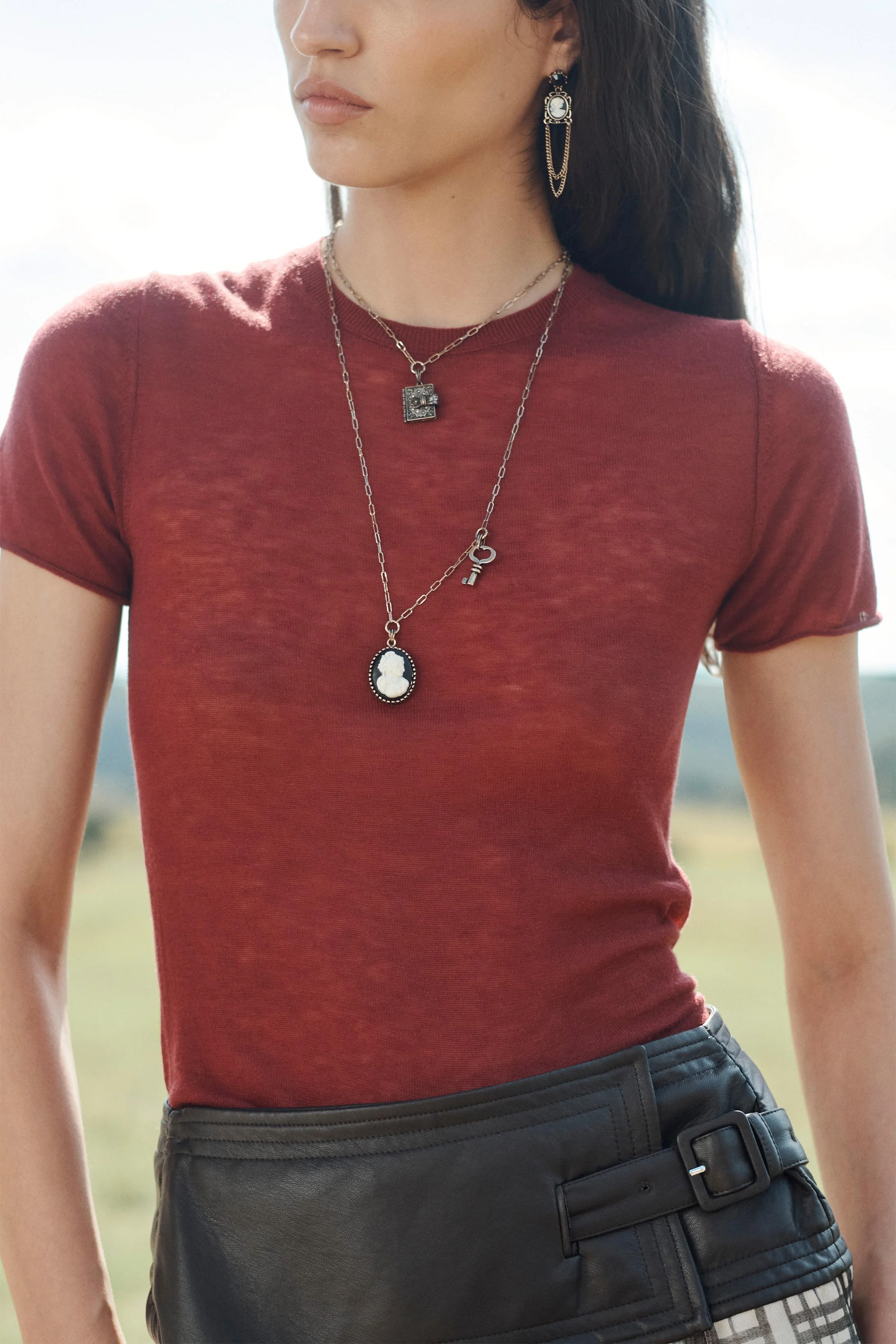 تاپ بافتنی پشمی ۱۰۰٪ نسخه محدود تاپ بافتنی پشمی ۱۰۰٪ نسخه محدود