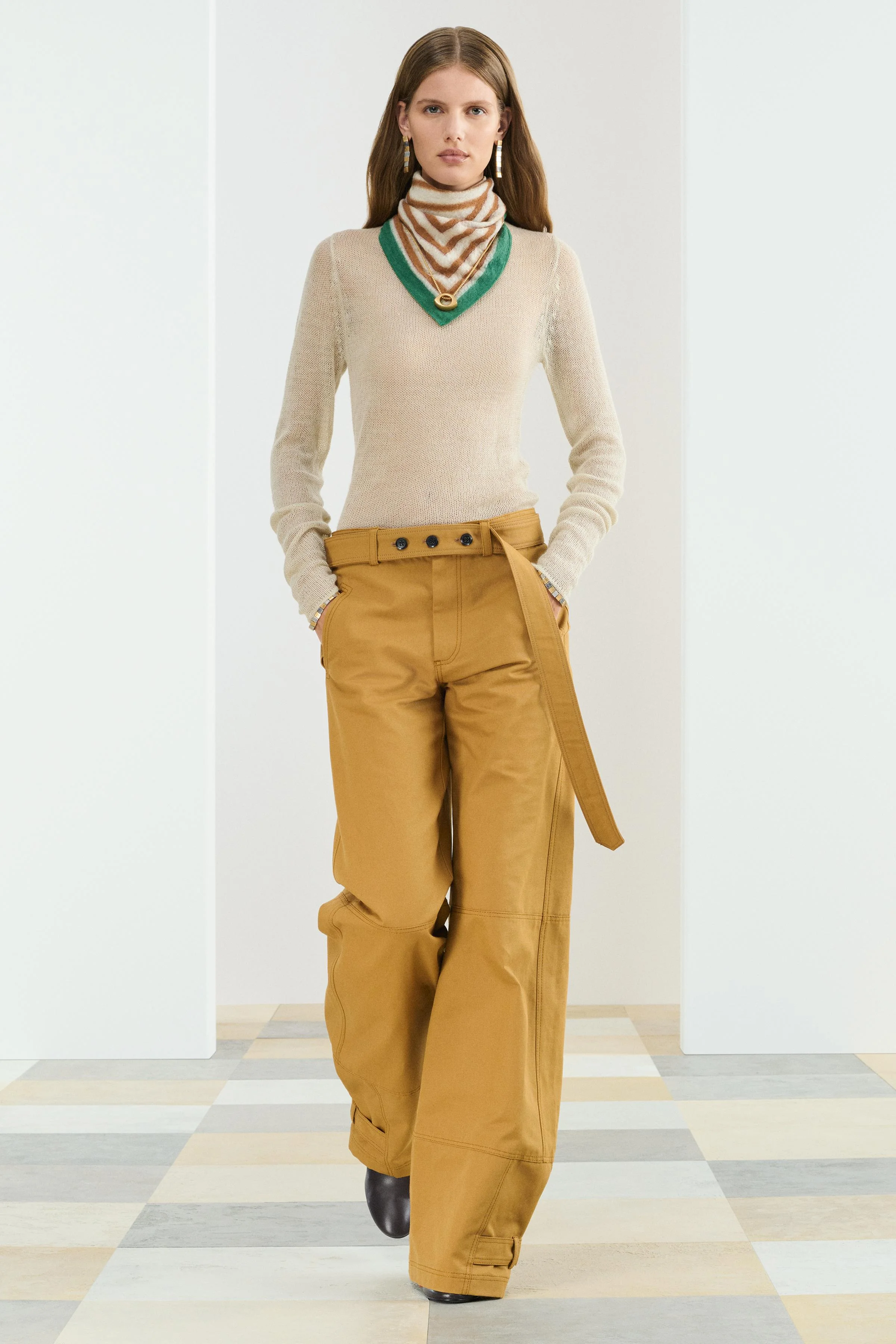 پلیور با یقه اسکی