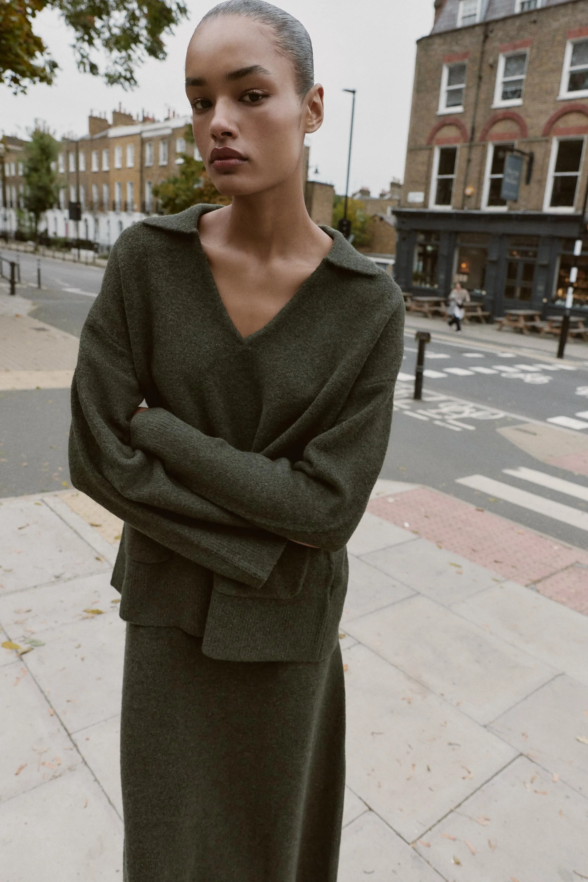 پلیور بافت ساده با بافتی نرم پلیور بافت ساده با بافتی نرم