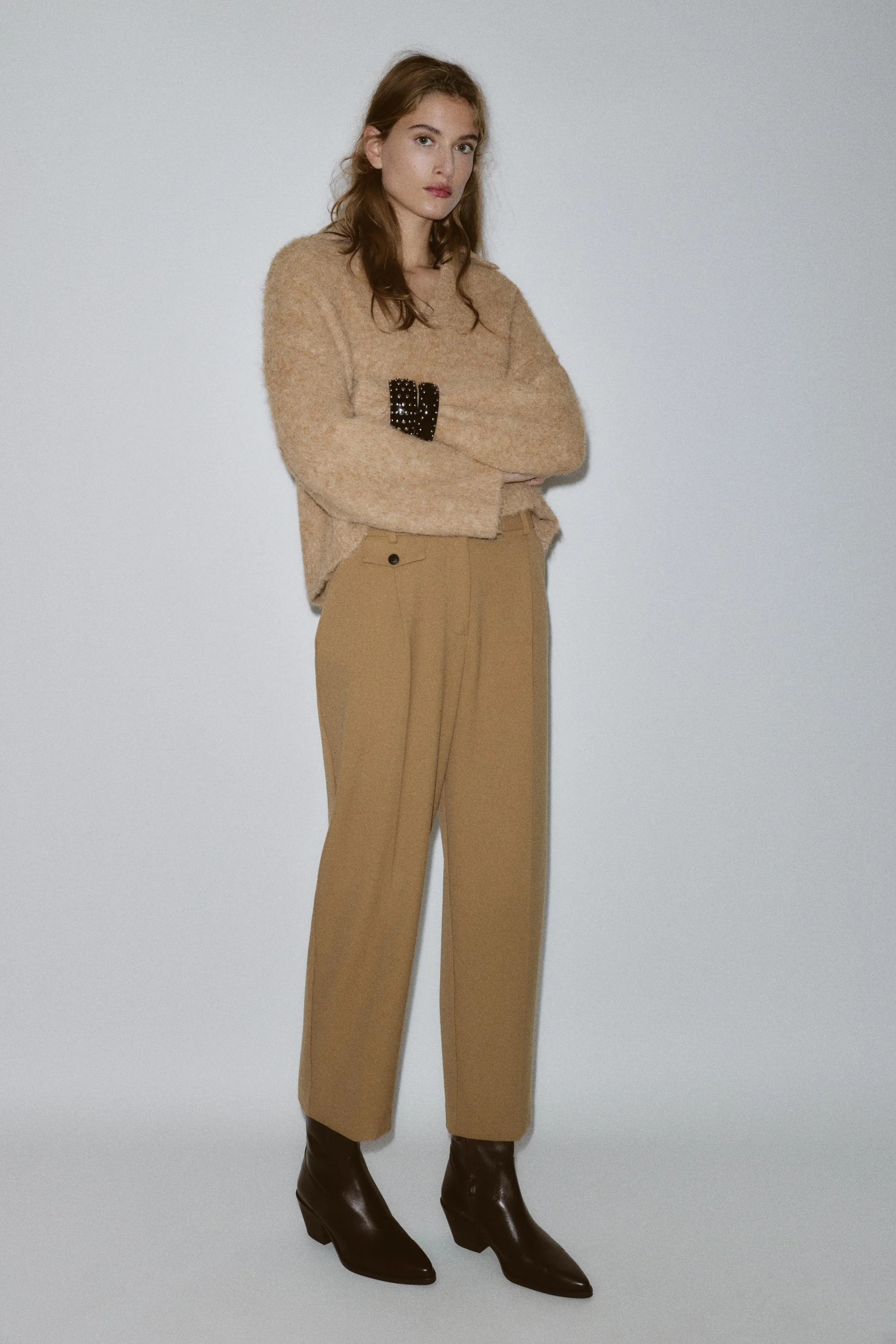 پلیور بافتنی یقه پولو آستین بلند با جزئیات پارچه برس خورده