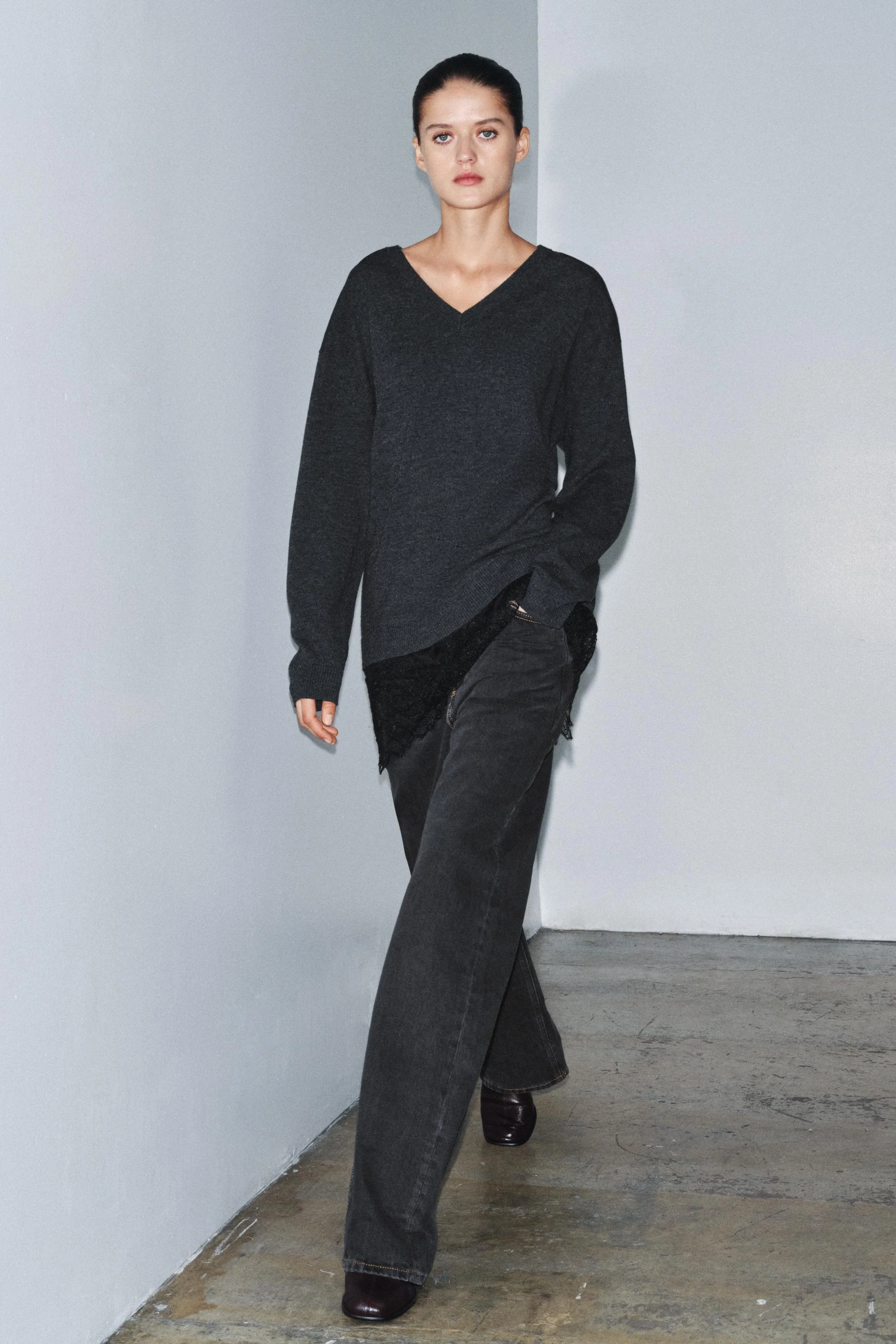 پلیور بافت بلند با جزئیات گیپور پلیور بافت بلند با جزئیات گیپور