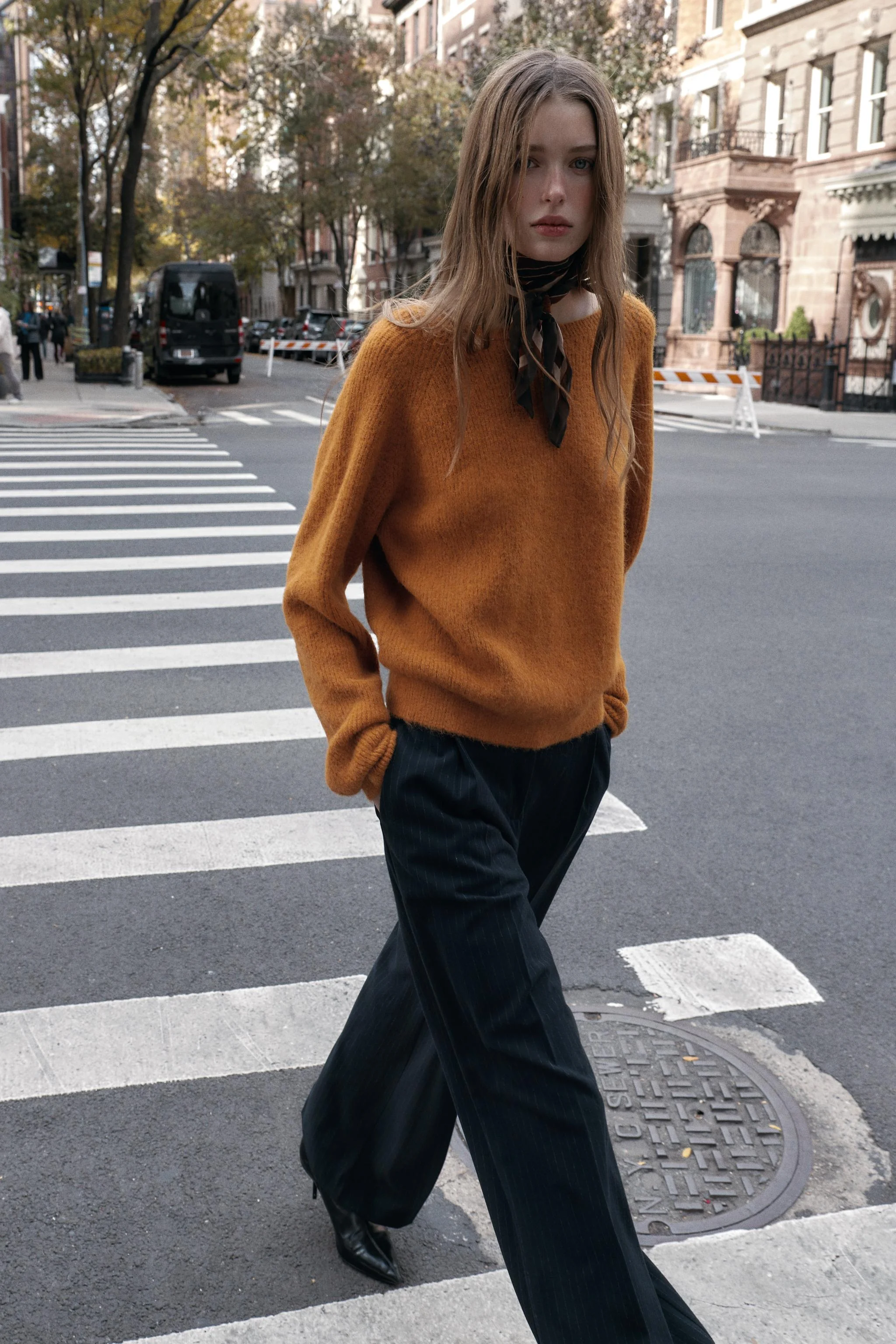 پلیور بافتنی با پشت گره دار پلیور بافتنی با پشت گره دار