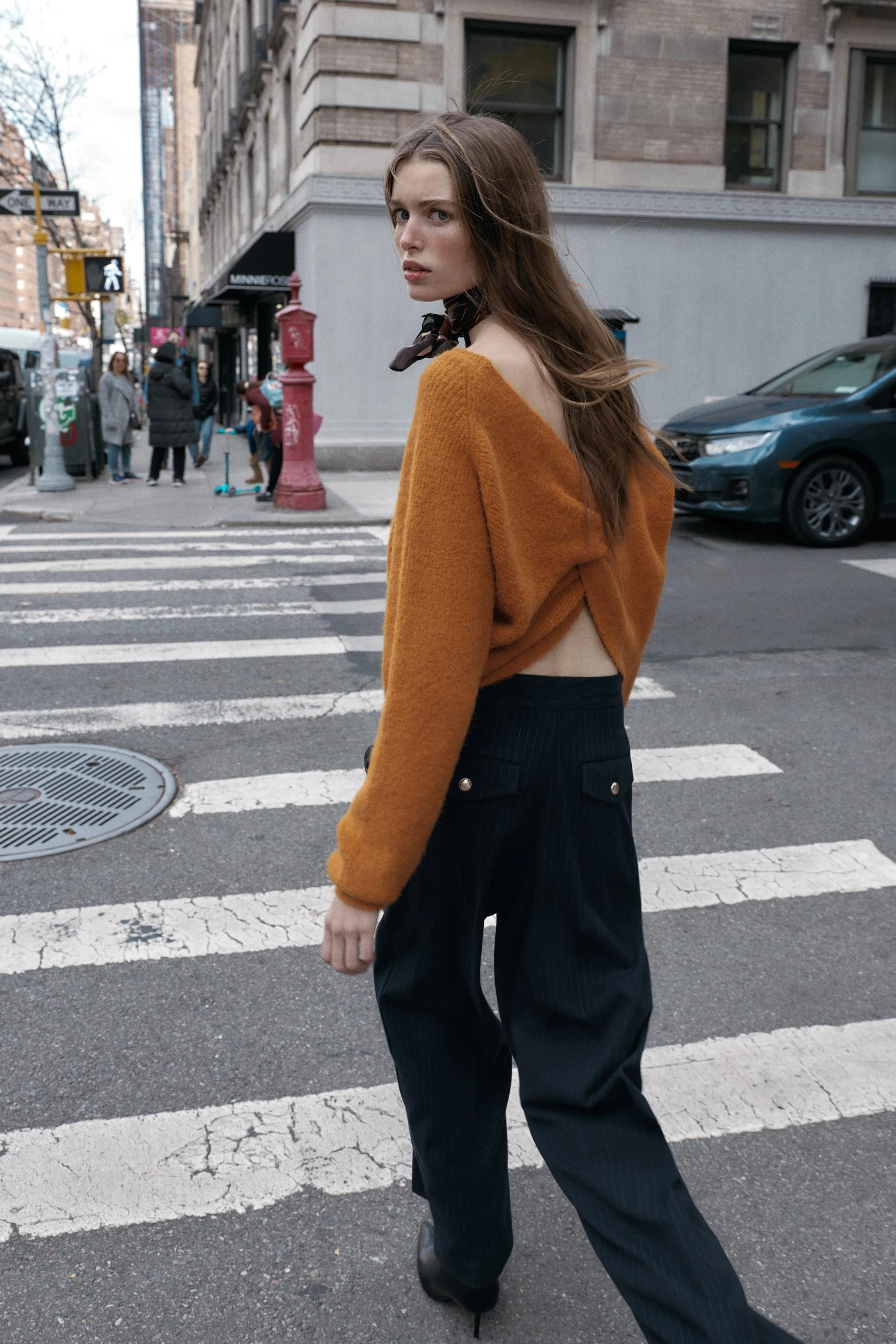 پلیور بافتنی با پشت گره دار پلیور بافتنی با پشت گره دار