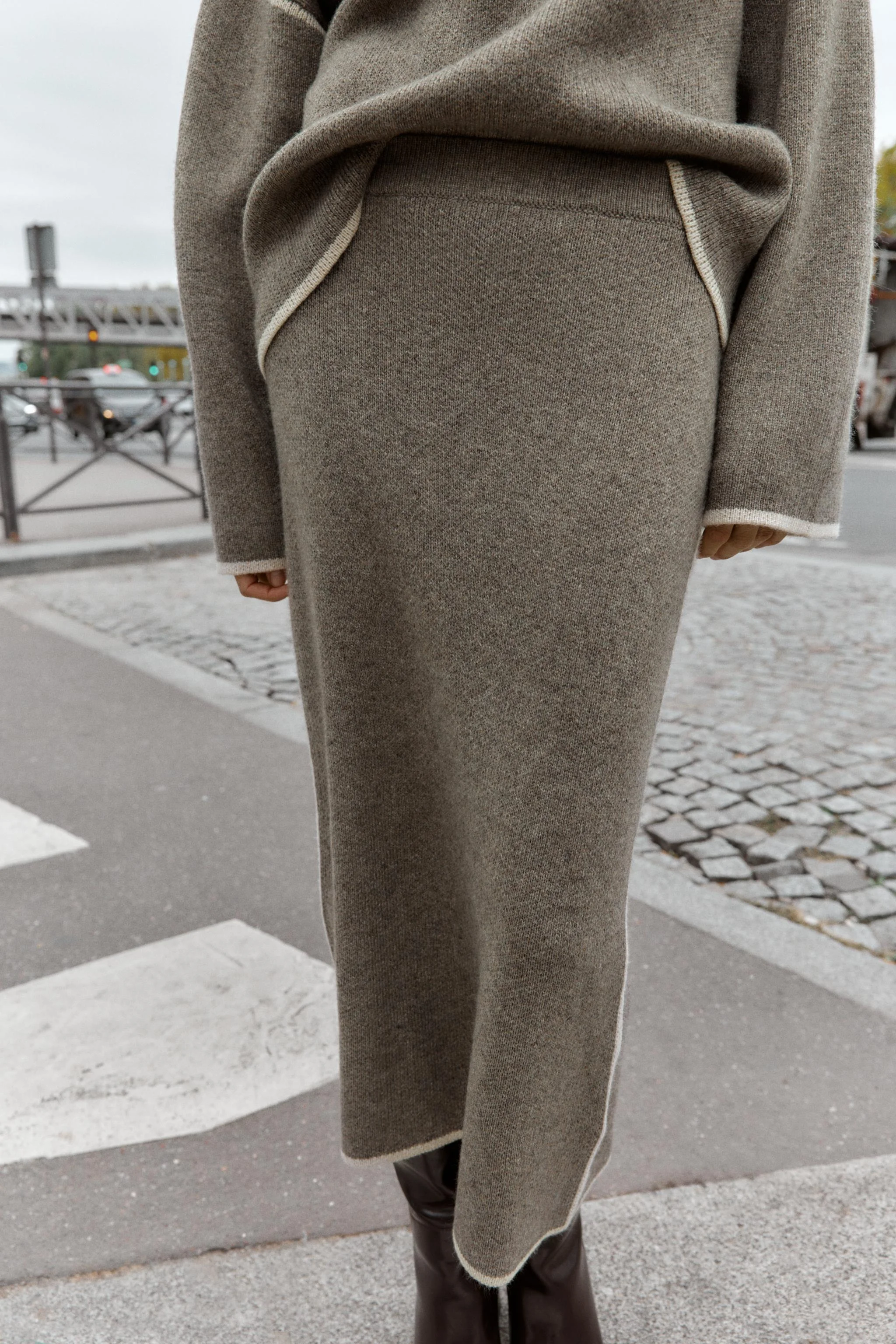 دامن میدی بافت با لبه های متمایز