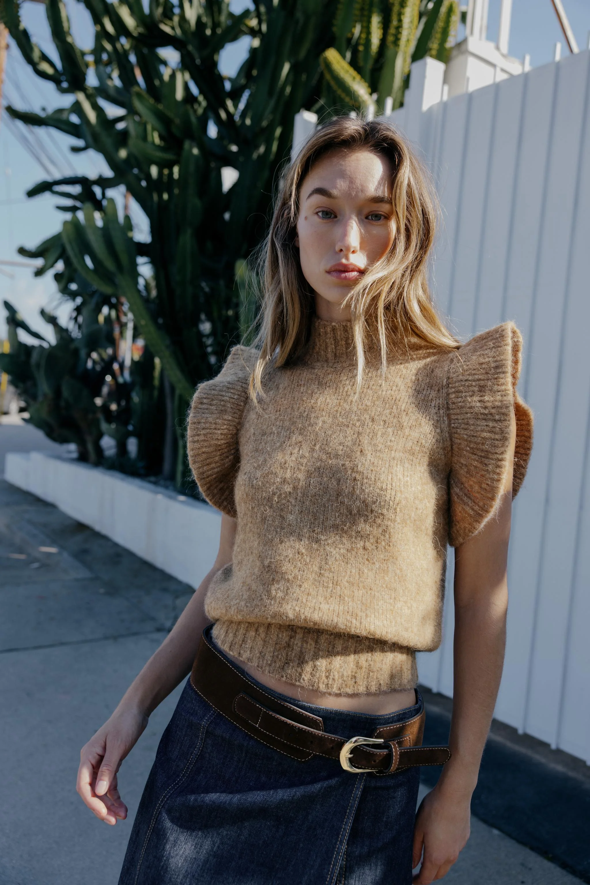 جلیقه پشمی با تزئینات چین دار