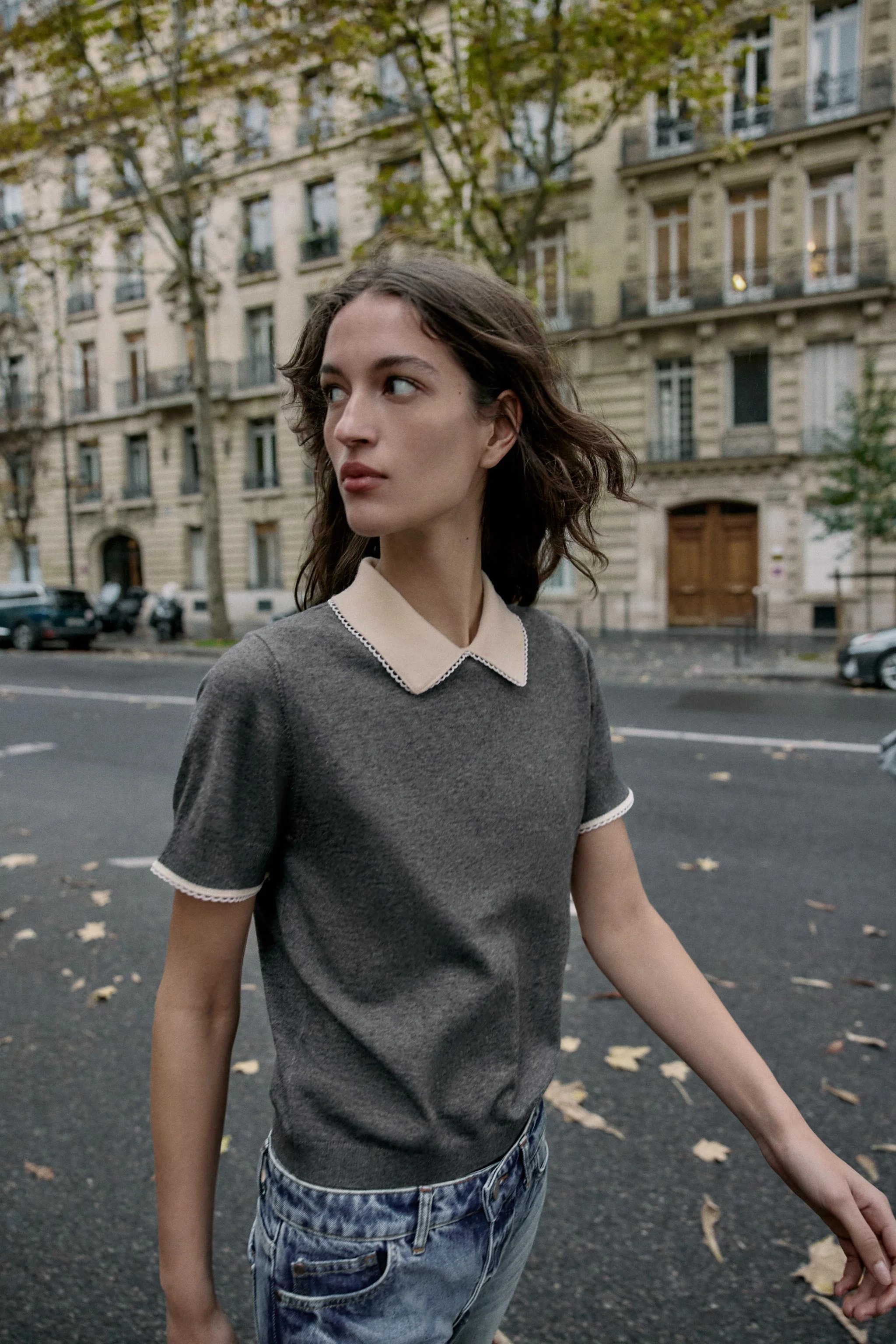 پولوشرت آستین کوتاه با تزیینات گیپور پولوشرت آستین کوتاه با تزیینات گیپور