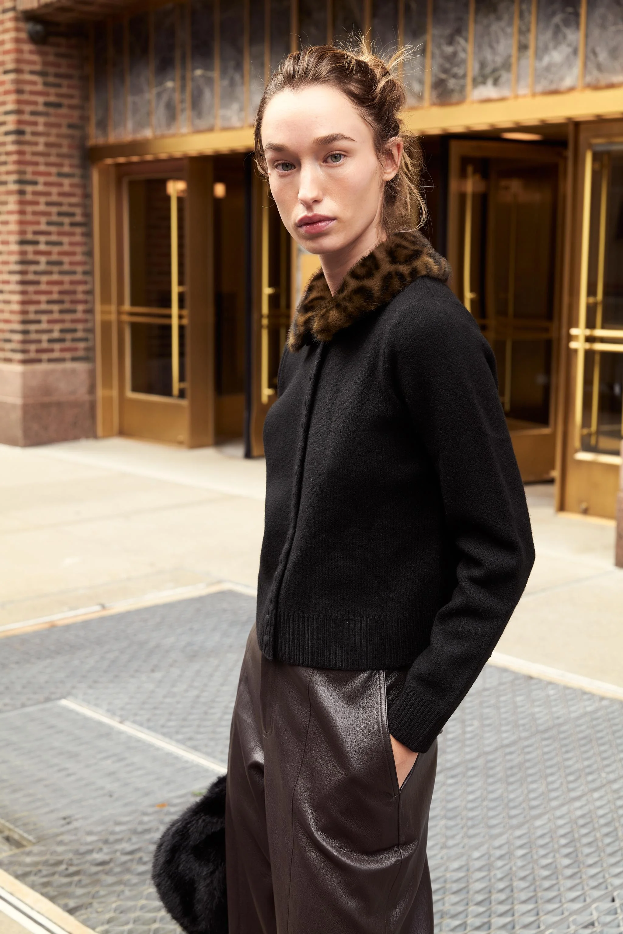 ژاکت با یقه خز مصنوعی ژاکت با یقه خز مصنوعی