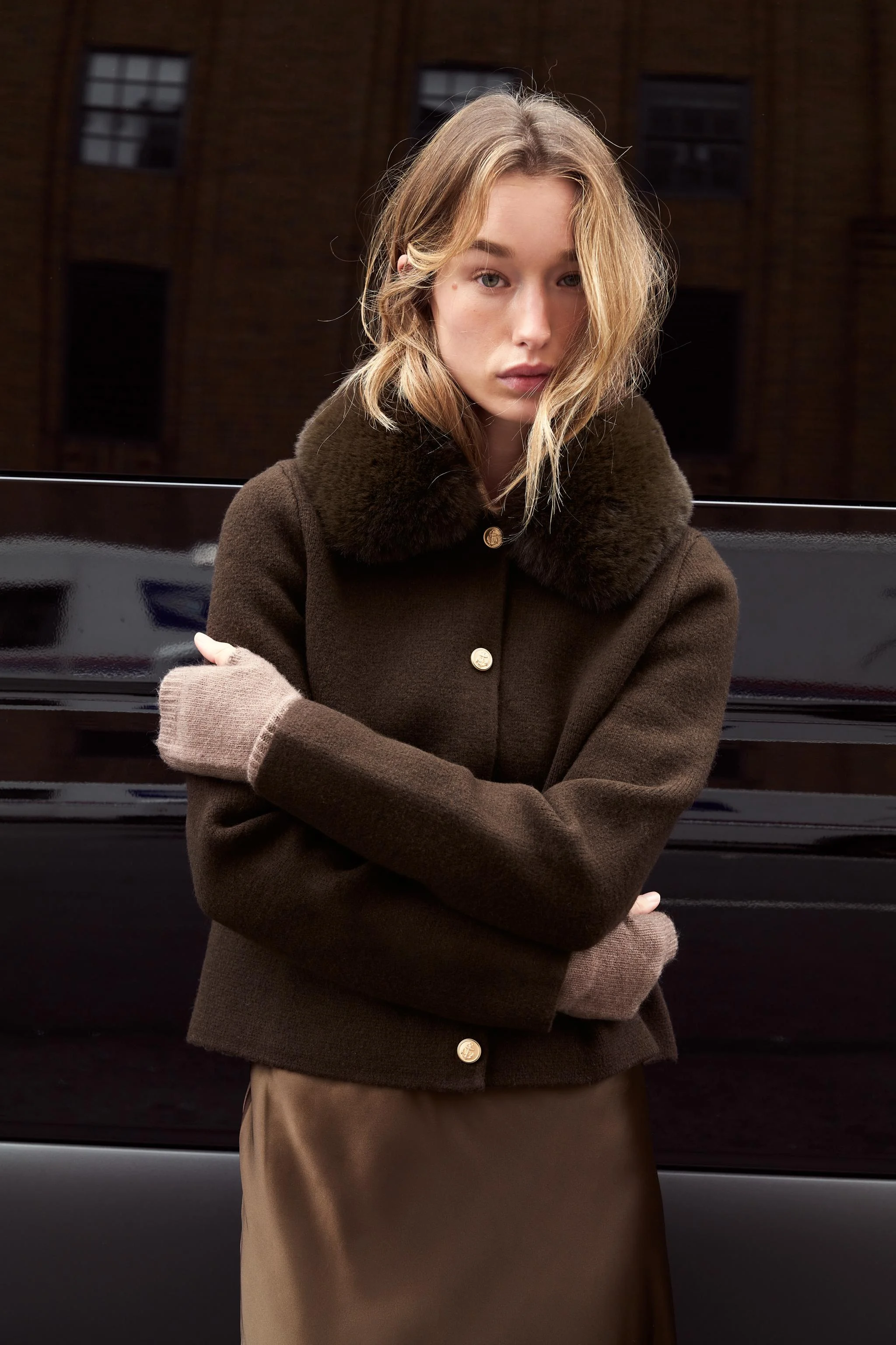 ژاکت با یقه خز مصنوعی ژاکت با یقه خز مصنوعی