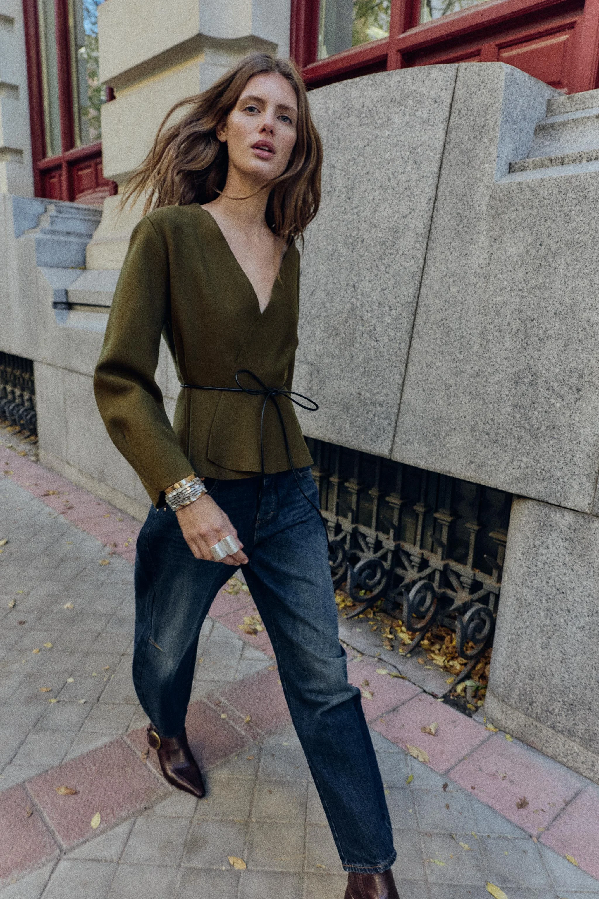 کاردیگان یقه هفت آستین بلند با کمربند کاردیگان یقه هفت آستین بلند با کمربند