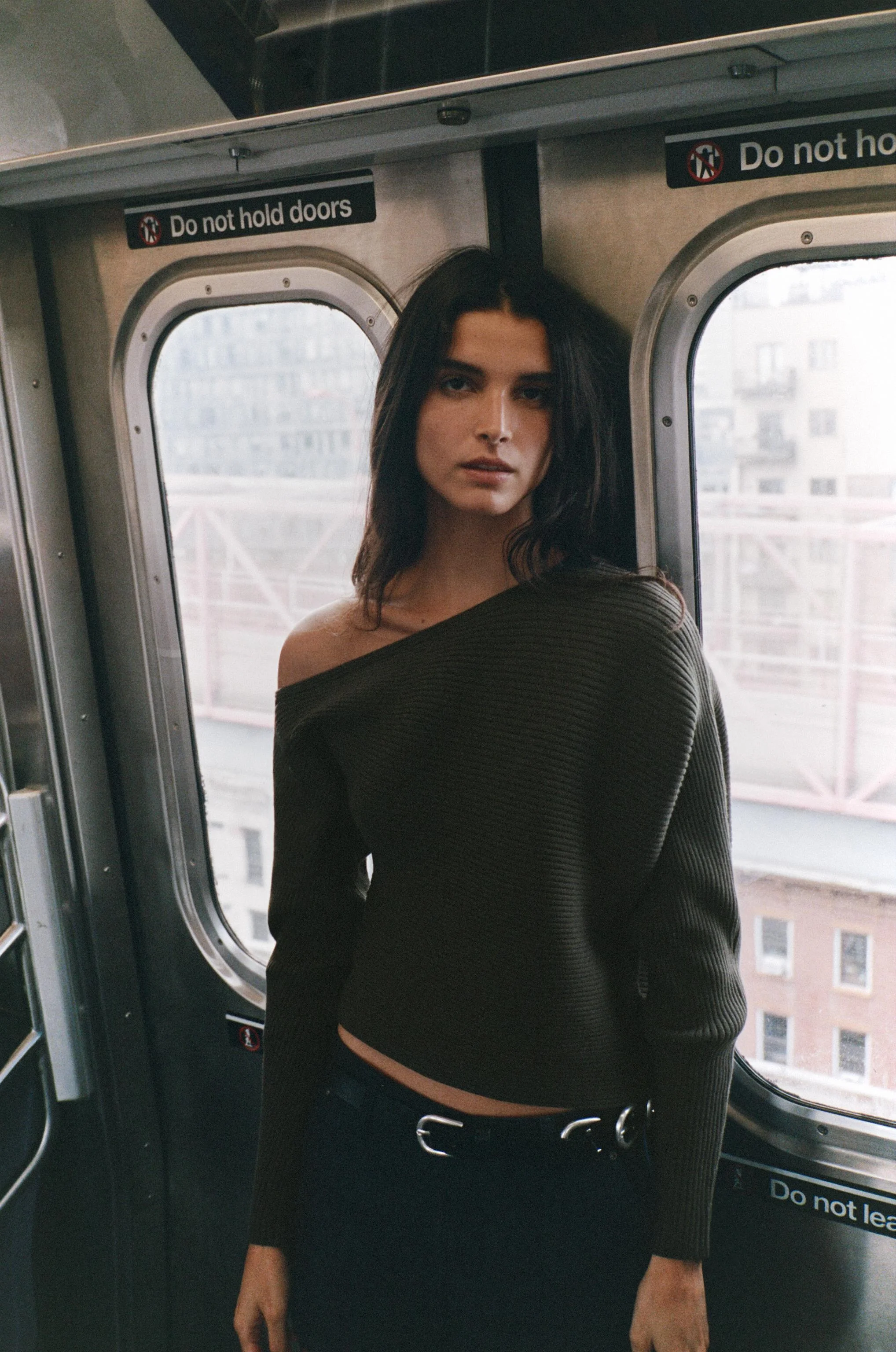 پلیور بافتنی کبریتی نامتقارن پلیور بافتنی کبریتی نامتقارن