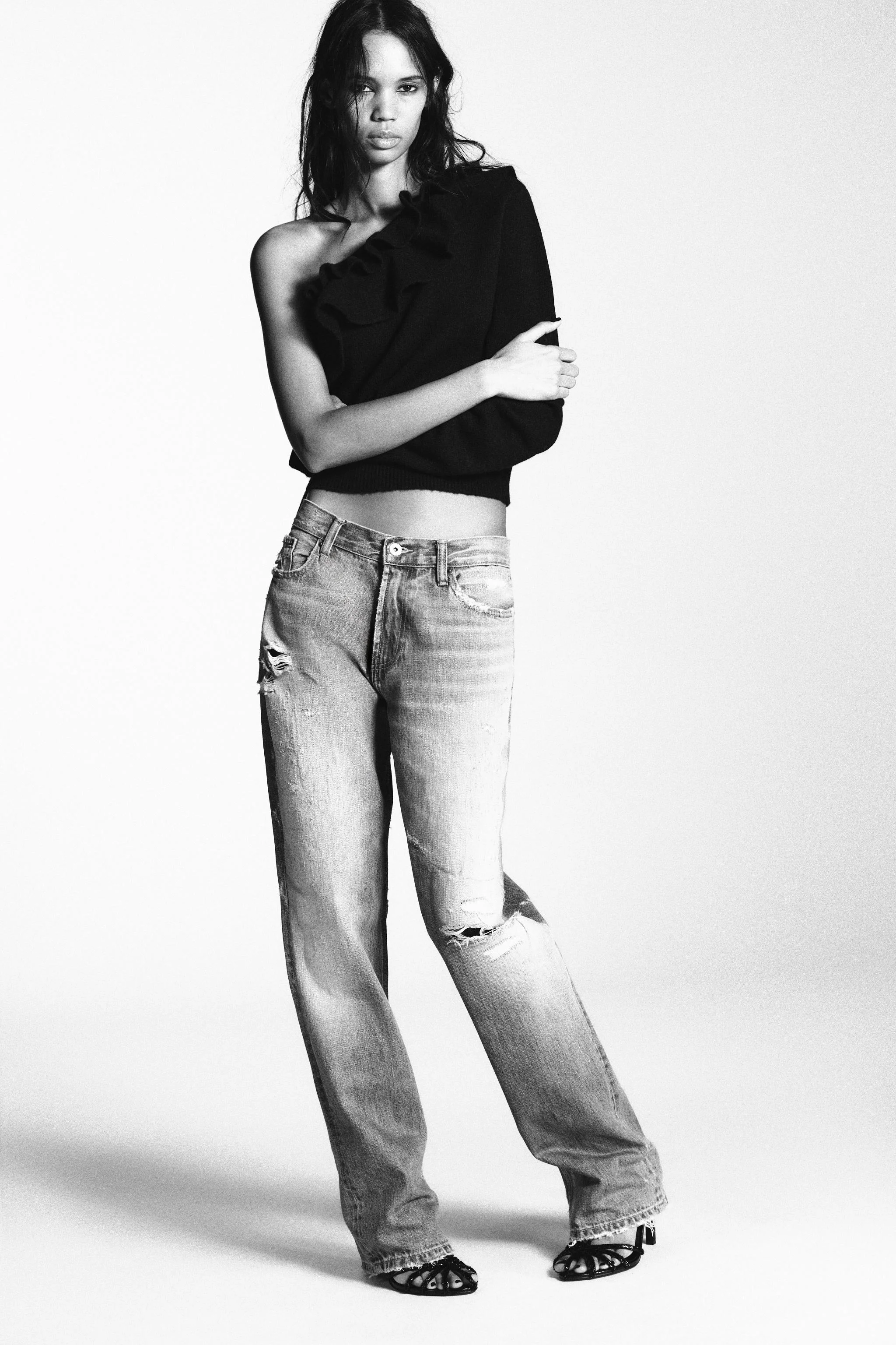 پلیور بافت نامتقارن با تزئینات چین‌دار