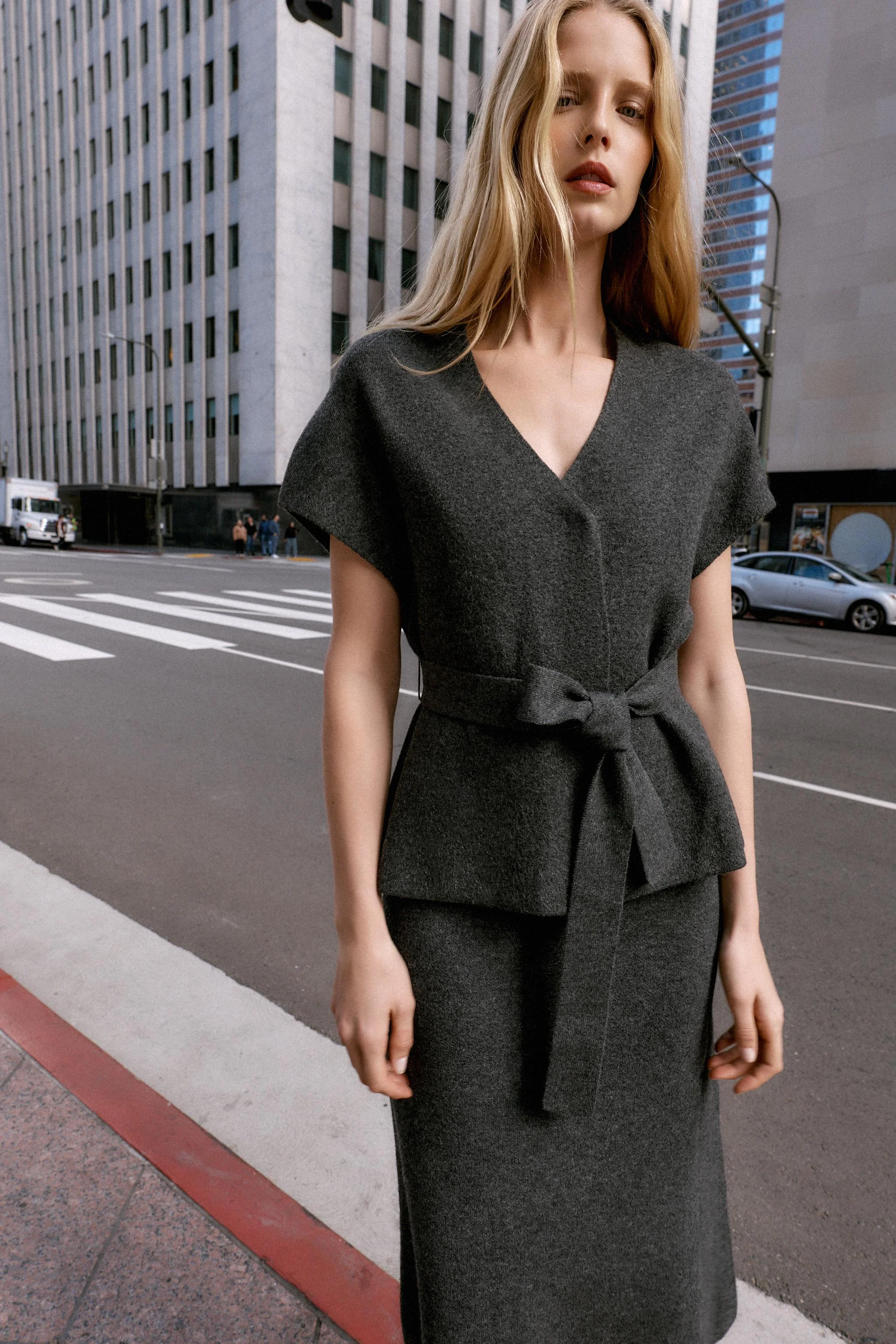 جلیقه بافتنی با کمربند