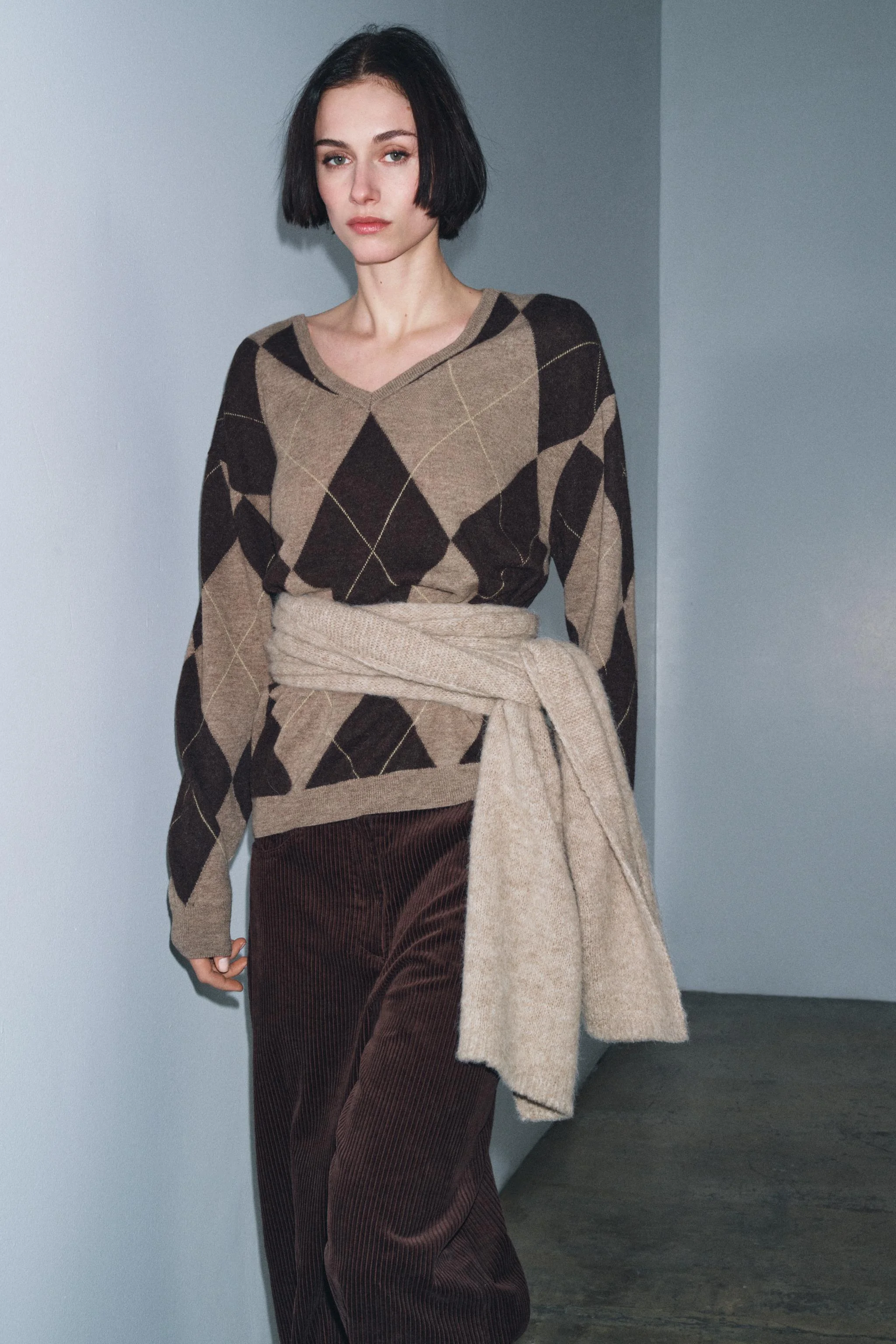 ژاکت بافتنی پشمی طرح لوزی ژاکت بافتنی پشمی طرح لوزی